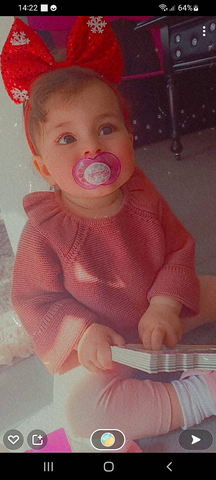 Jennah participe au concours pour gagner de l'argent avec cette photo : baby, baby_products, baby_toddler_clothing, cheek, child, eyebrow, eyelash, fun, happy, iris, lip, mouth, nail, nose, office_supplies, pattern, person, pink, skin, sleeve