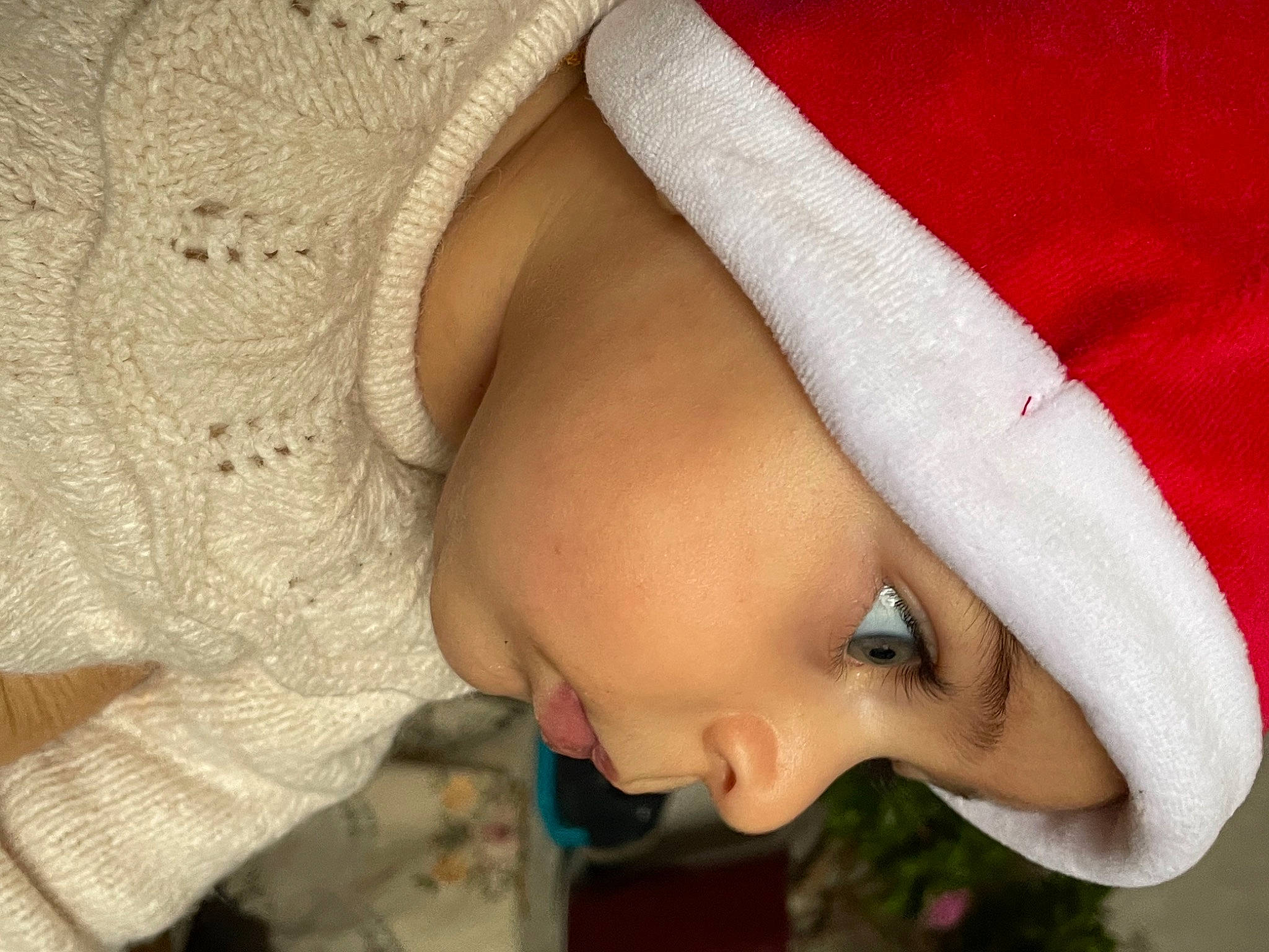 Laya a rejoint le concours — aidez-le/la à gagner de superbes lots ! chest, doll, dress, eye, eyelash, face, fashion_accessory, happy, head, headgear, headwear, human_leg, lip, nose, pattern, person, skin, textile, toddler, tree