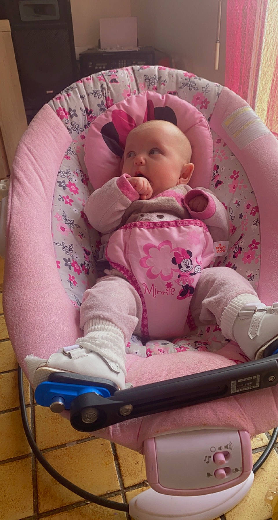 Yliana participe au concours pour gagner de l'argent avec cette photo : baby, baby_carriage, baby_products, baby_safety, baby_sleeping, baby_toddler_clothing, baby_toys, carmine, cheek, child, comfort, doll, lap, person, pink, room, sitting, skin, stuffed_toy, toddler