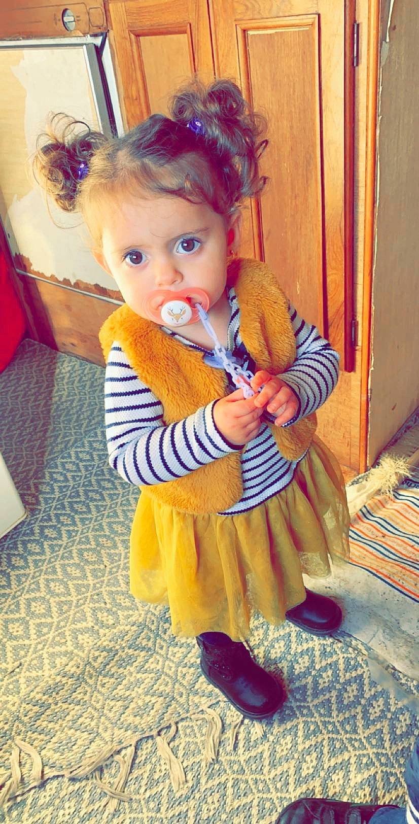 Emma a rejoint le concours — aidez-le/la à gagner de superbes lots ! child, costume, person, toddler, toy