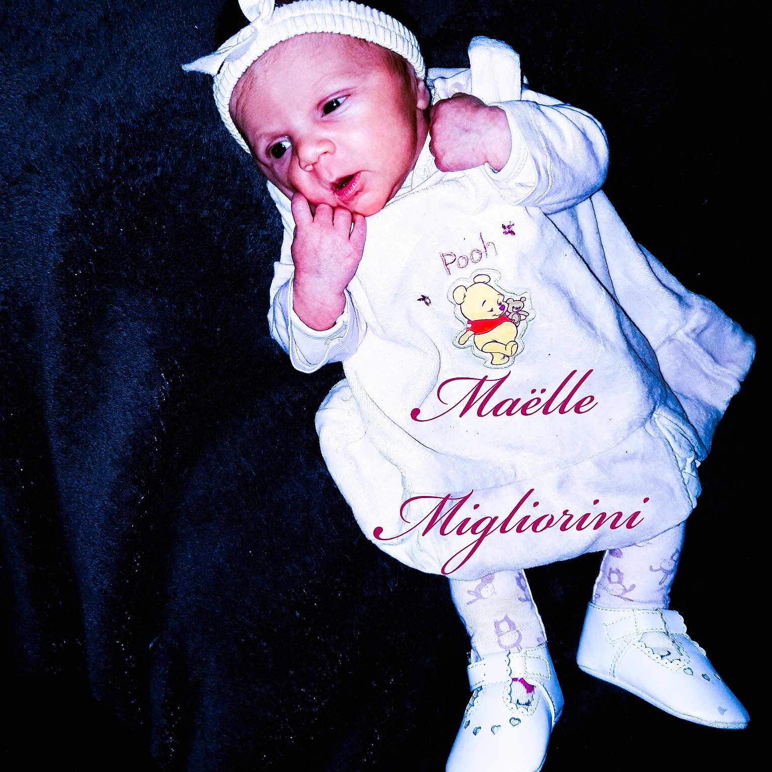 Léna participe au concours pour gagner de l'argent avec cette photo : baby, baby_products, baby_toddler_clothing, child, headwear, person, pink, product, toddler, white