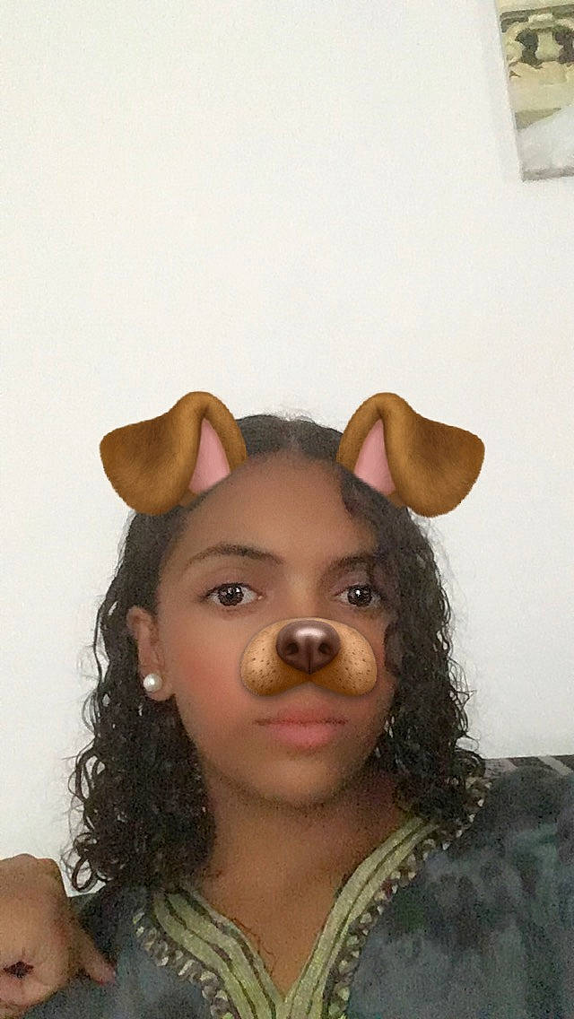 Amira a rejoint le concours — aidez-le/la à gagner de superbes lots ! ear, fawn, forehead, hair, hairstyle, head, nose, person, smile