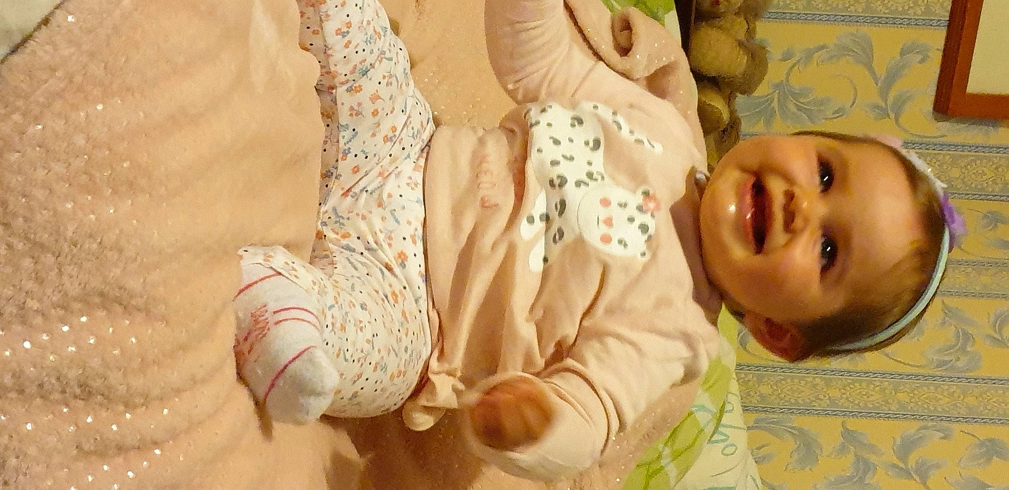 Anaëlle participe au concours pour gagner de l'argent avec cette photo : baby, child, joy, person, toddler