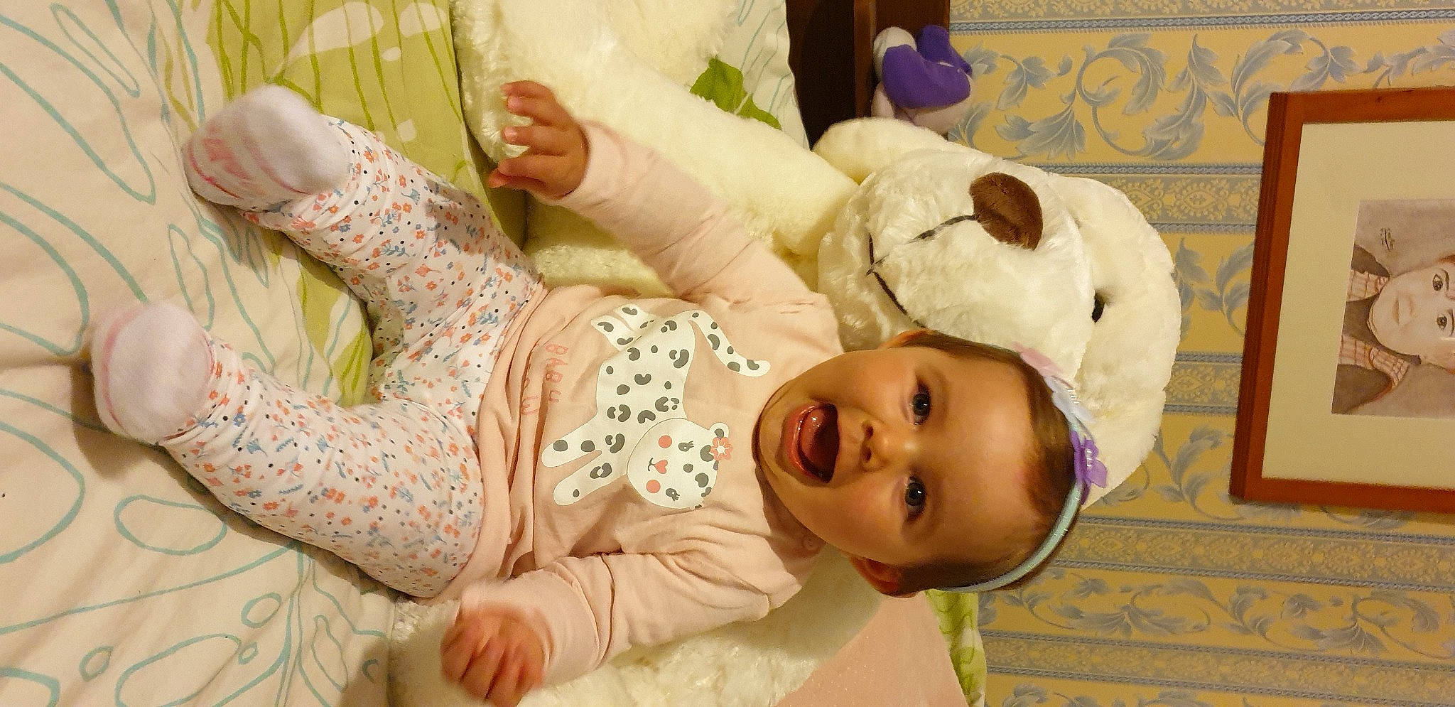 Anaëlle participe au concours pour gagner de l'argent avec cette photo : baby, child, person, toddler