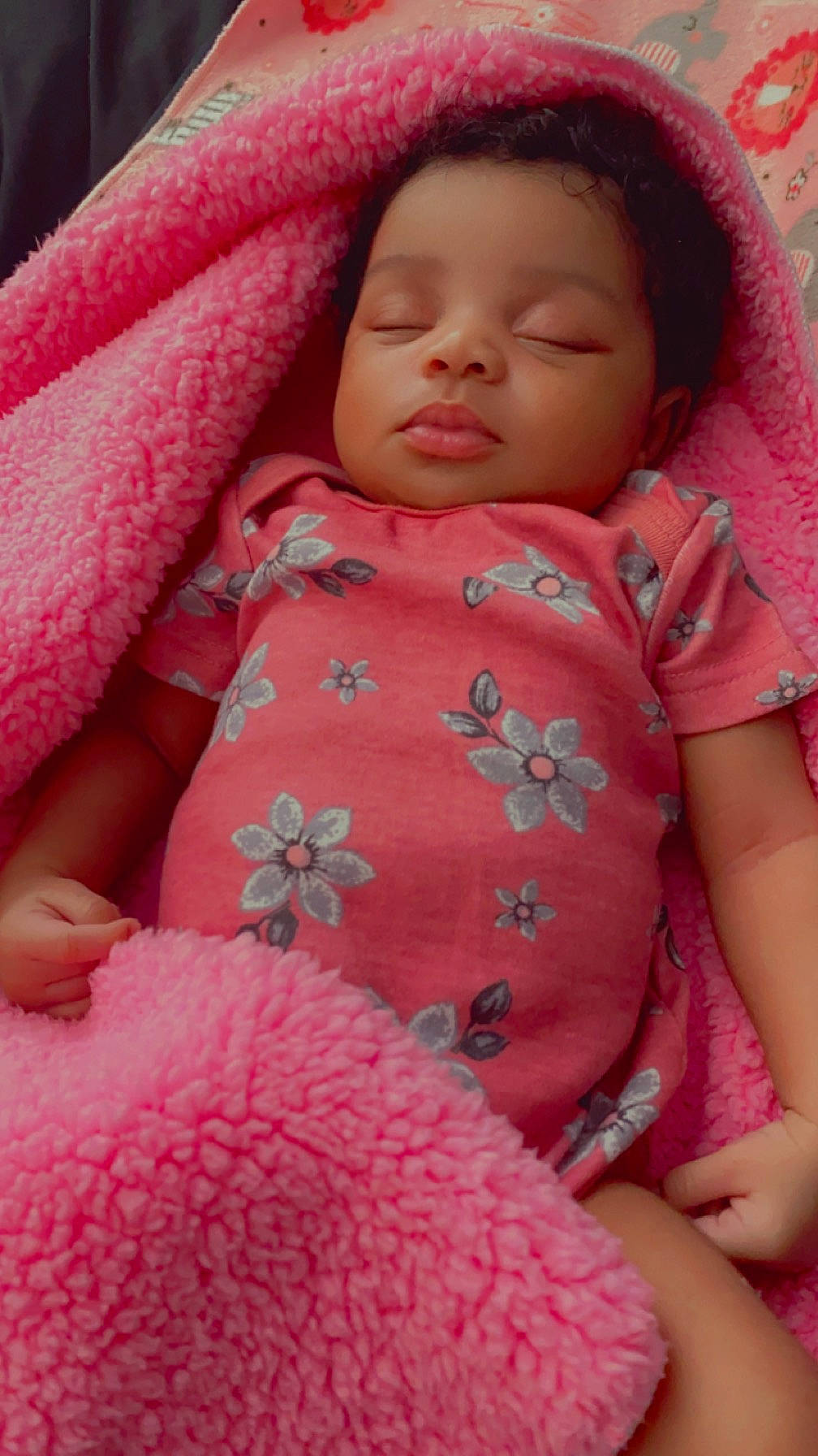 Kimoni is registered to the contest to win money with this photo: baby, cheek, chin, comfort, eye, eyebrow, face, finger, head, human_body, iris, lip, mammal, mouth, neck, nose, person, pink, skin, sleeve