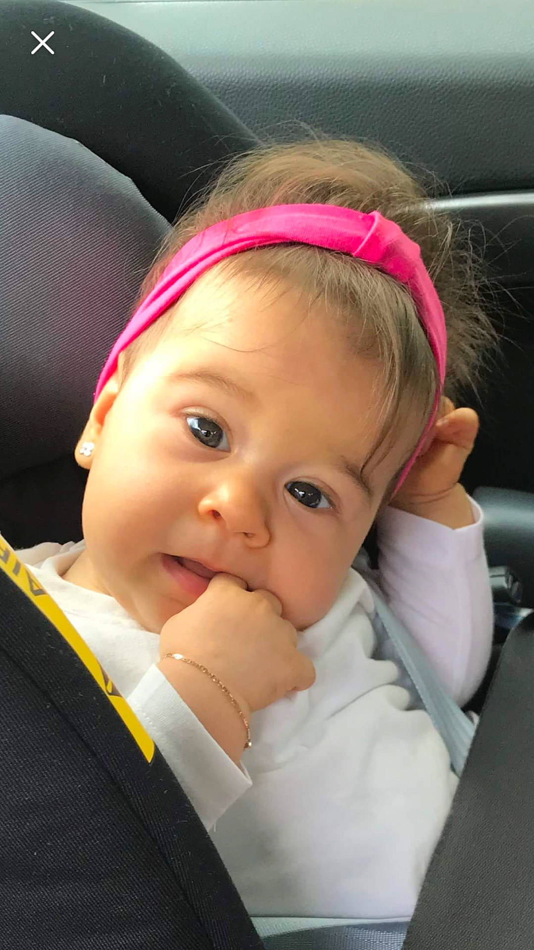 Lara participe au concours pour gagner de l'argent avec cette photo : beauty, cheek, child, day, ear, eye, eyebrow, face, forehead, fun, girl, hair_accessory, head, headband, infant, person, product, skin, smile, toddler