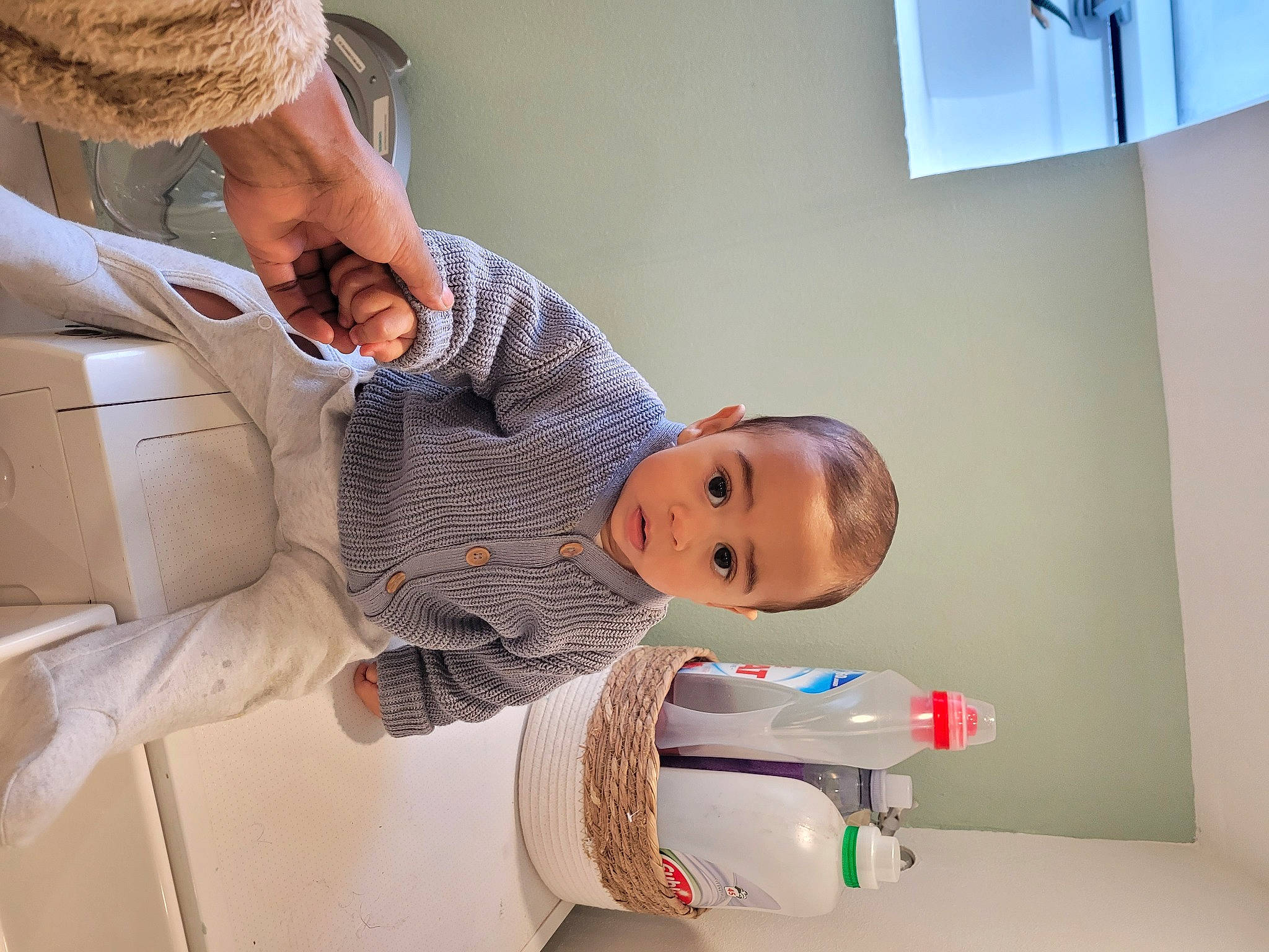Killian a rejoint le concours — aidez-le/la à gagner de superbes lots ! baby, baby_products, chair, child, comfort, elbow, gesture, hat, health_care, hospital, person, picture_frame, room, service, sleeve, smile, sun_hat, surprise, toddler
