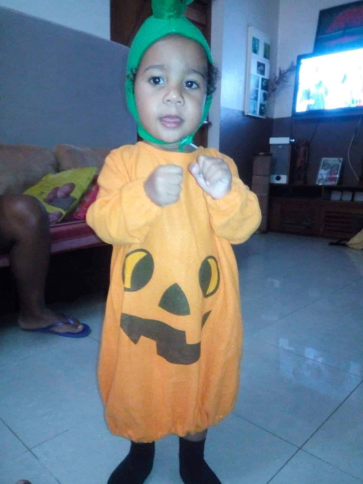 Keny a rejoint le concours — aidez-le/la à gagner de superbes lots ! child, clothing, costume, fun, halloween, mascot, outerwear, person, product, smile, toddler