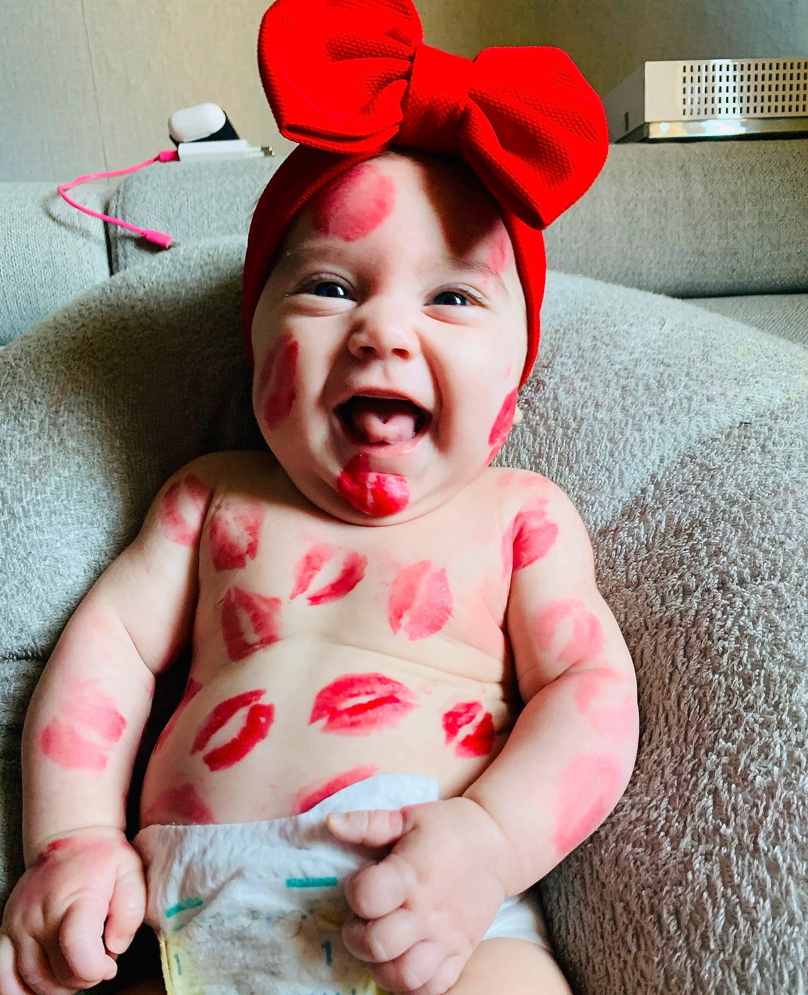 Joy a rejoint le concours — aidez-le/la à gagner de superbes lots ! baby, baby_laughing, baby_toddler_clothing, cap, cheek, child, facial_expression, fashion_accessory, happy, hat, headgear, laugh, lip, person, pink, skin, sleeve, smile, sun_hat, toddler