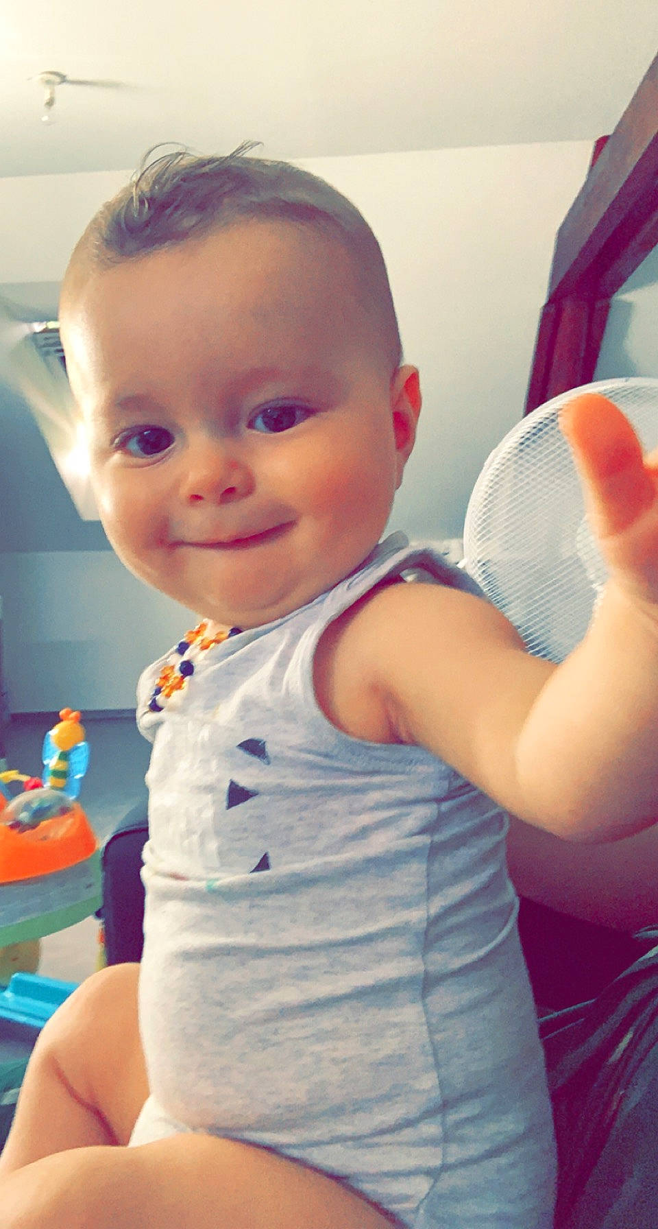 Adem participe au concours pour gagner de l'argent avec cette photo : cheek, chin, eye, eyebrow, facial_expression, hair, happy, human_body, iris, joint, joy, lip, mouth, neck, nose, organ, person, product, shoulder, skin