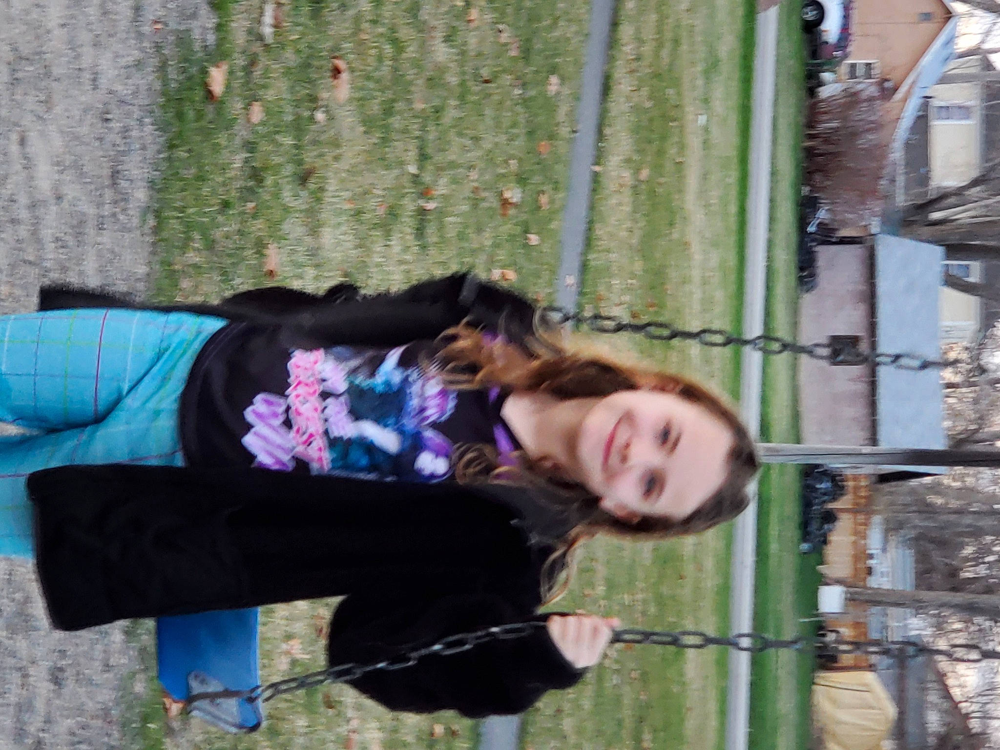 Zoe is registered to the contest to win money with this photo: joy, person, smile, tree