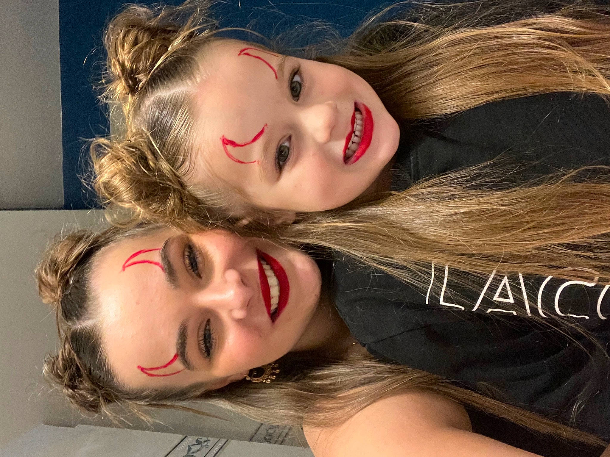 Joyce participe au concours pour gagner de l'argent avec cette photo : beauty, blond, cheek, eyebrow, eyelash, flash_photography, gesture, hair, happy, iris, jewellery, joy, lip, lipstick, long_hair, makeover, mouth, nose, person, skin