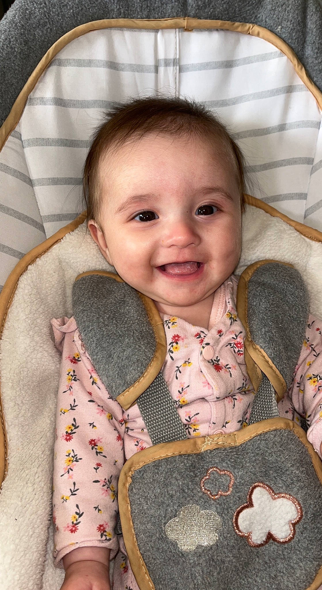 Elif participe au concours pour gagner de l'argent avec cette photo : baby, baby_toddler_clothing, cheek, child, eye, eyelash, face, happy, iris, joy, mammal, neck, nose, outerwear, person, pink, skin, sleeve, smile, textile