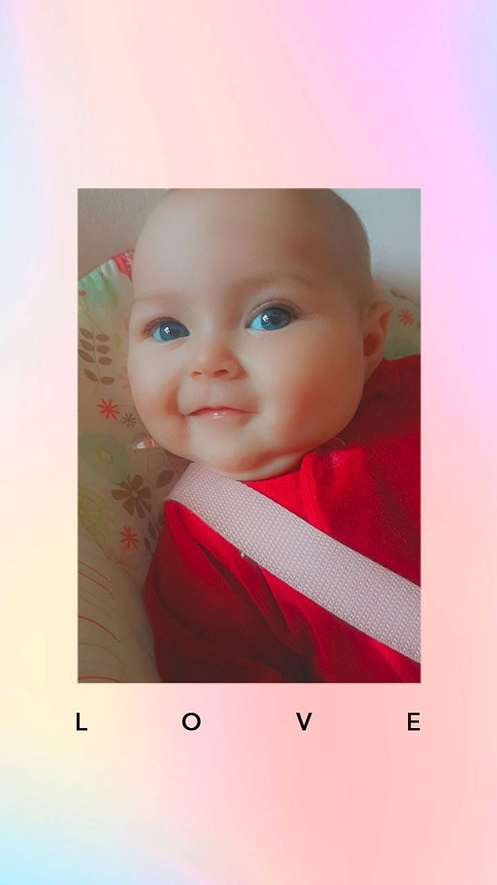 Stella a rejoint le concours — aidez-le/la à gagner de superbes lots ! adaptation, art, baby, cheek, child, eye, eyebrow, face, forehead, head, iris, lip, nose, person, photography, picture_frame, pink, portrait, skin, smile