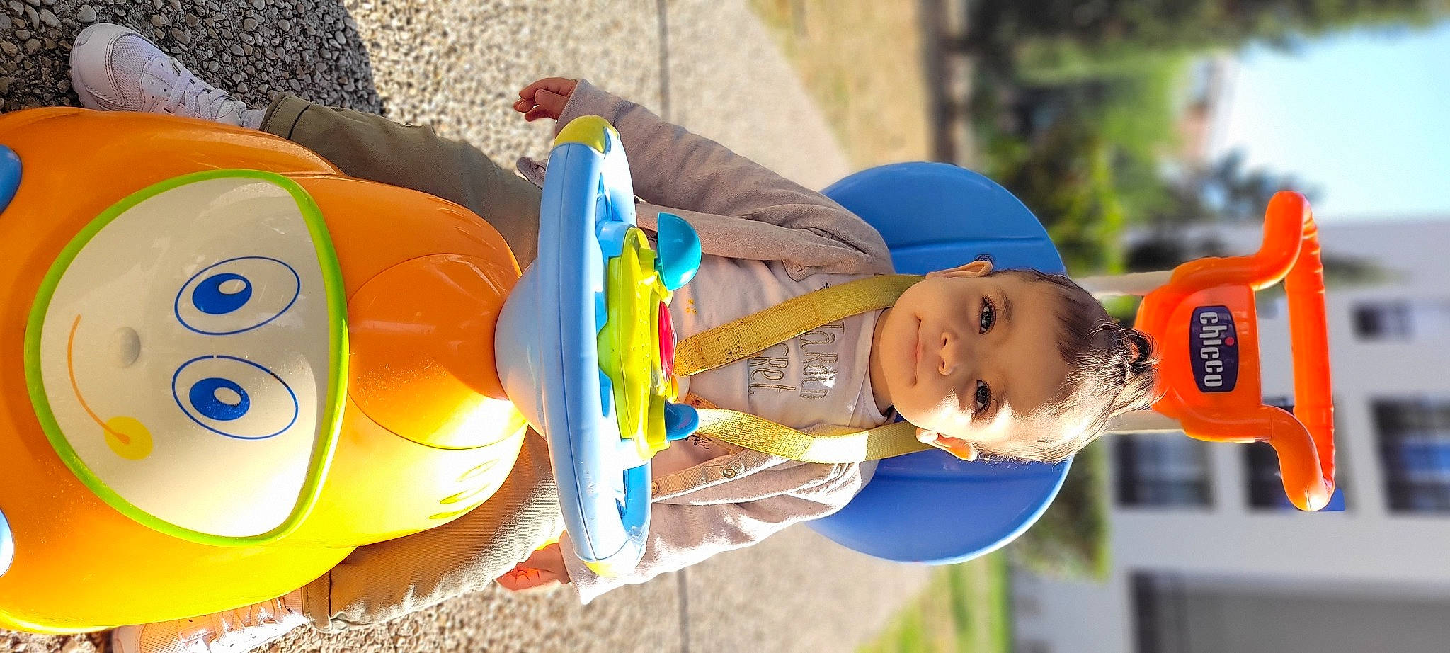 Kamila a rejoint le concours — aidez-le/la à gagner de superbes lots ! baby_toys, baseball_cap, cap, child, city, electric_blue, fun, happy, hat, leisure, party_supply, person, plastic, play, recreation, smile, toddler, toy, vacation, water