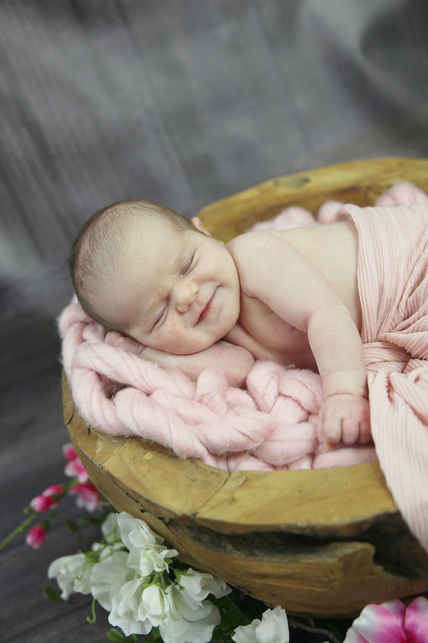 Cloé participe au concours pour gagner de l'argent avec cette photo : baby, baby_products, baby_sleeping, cheek, child, infant_bed, person, pink, product, skin, sleep, smile, toddler