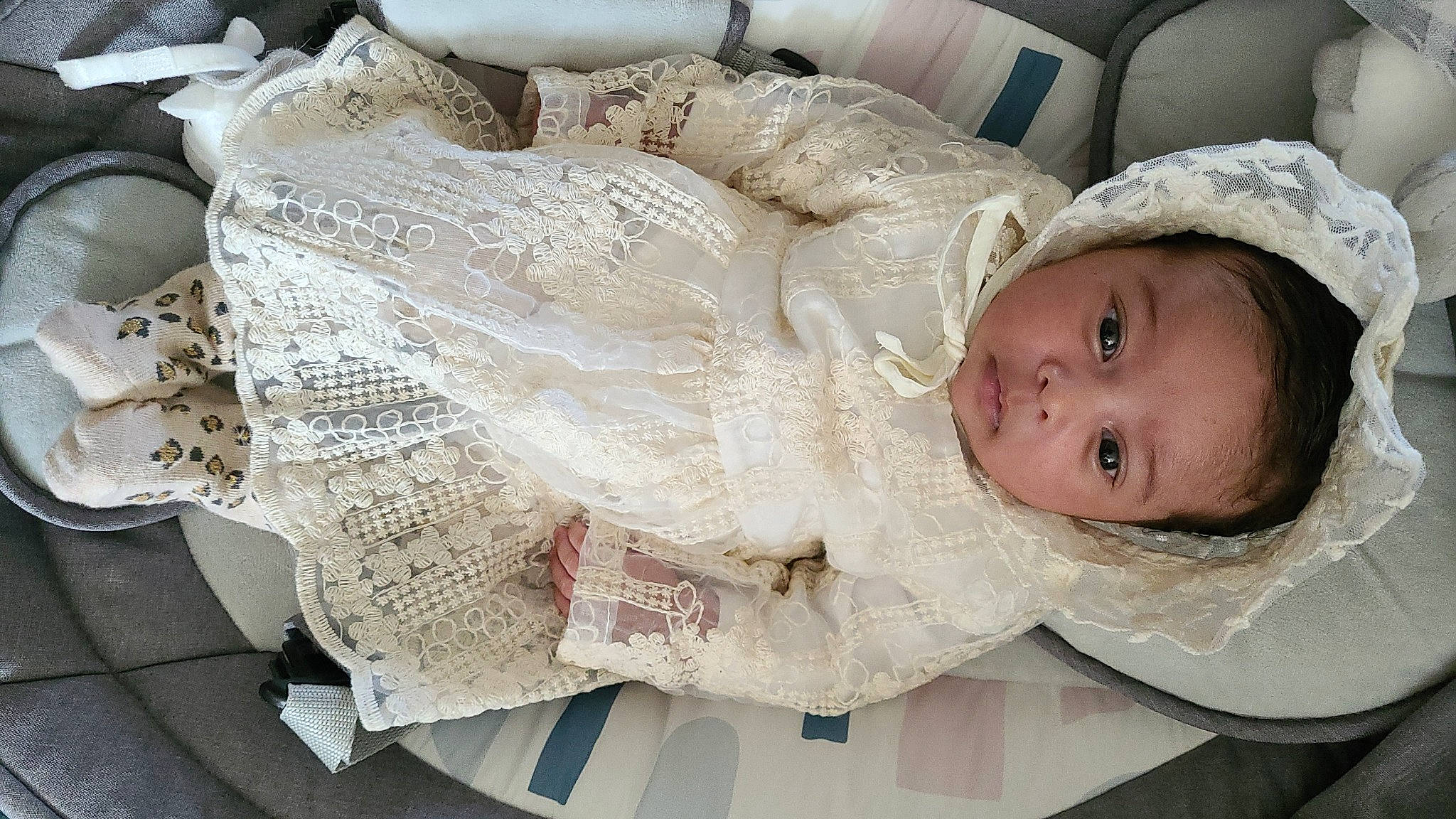 Kataleya participe au concours pour gagner de l'argent avec cette photo : baby, baby_products, baby_toddler_clothing, bedding, cheek, child, comfort, fur, head, headgear, linens, pattern, person, room, sitting, sleeve, toddler, tree, wood, wool