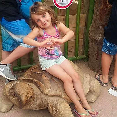 Maeva participe au concours pour gagner de l'argent avec cette photo :