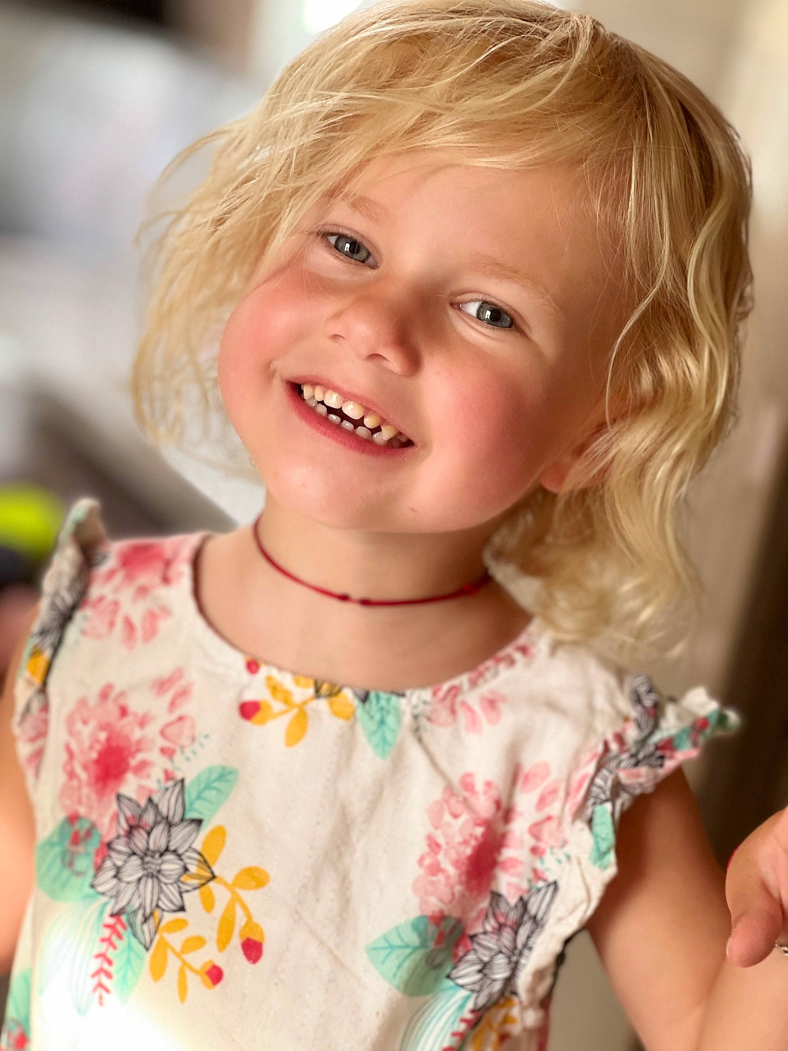 Taïly participe au concours pour gagner de l'argent avec cette photo : baby_toddler_clothing, blond, cheek, eye, eyelash, facial_expression, hair, hairstyle, happy, head, iris, joy, lip, neck, nose, organ, person, skin, sleeve, smile