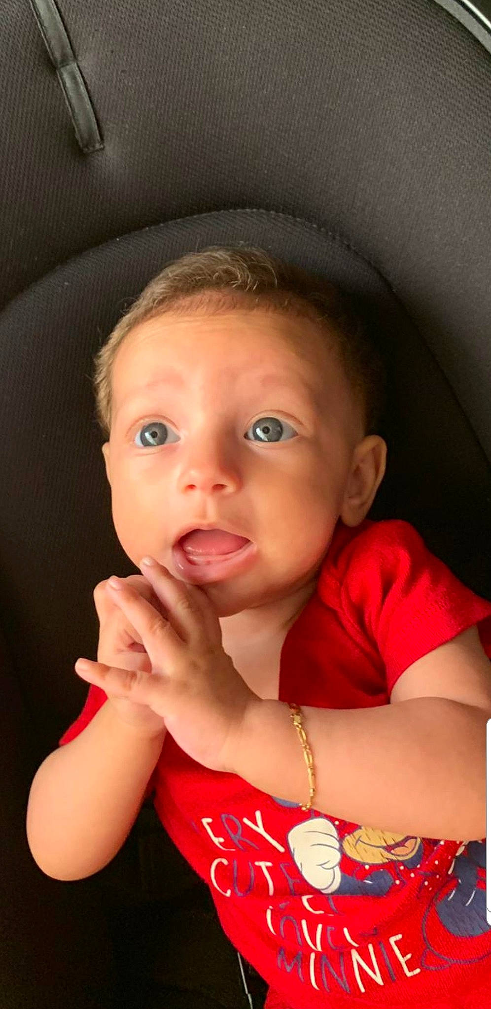 Assia participe au concours pour gagner de l'argent avec cette photo : baby, beauty, cheek, child, child_model, chin, close_up, eye, eyebrow, face, finger, head, lip, mouth, nose, person, photography, red, skin, smile