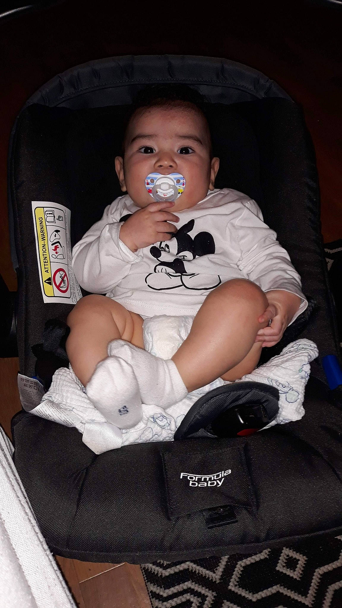 Carlos a rejoint le concours — aidez-le/la à gagner de superbes lots ! baby, baby_carriage, baby_in_car_seat, baby_products, child, joy, person, product, sitting, toddler