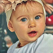 Gabrielle participe au concours pour gagner de l'argent avec cette photo : baby, child, face, headband, flower, blue_eyes, white_clothing, portrait, close_up, cute, infant, young_child, skin, expression, looking, mouth_open, hair, indoor, soft_light, curious