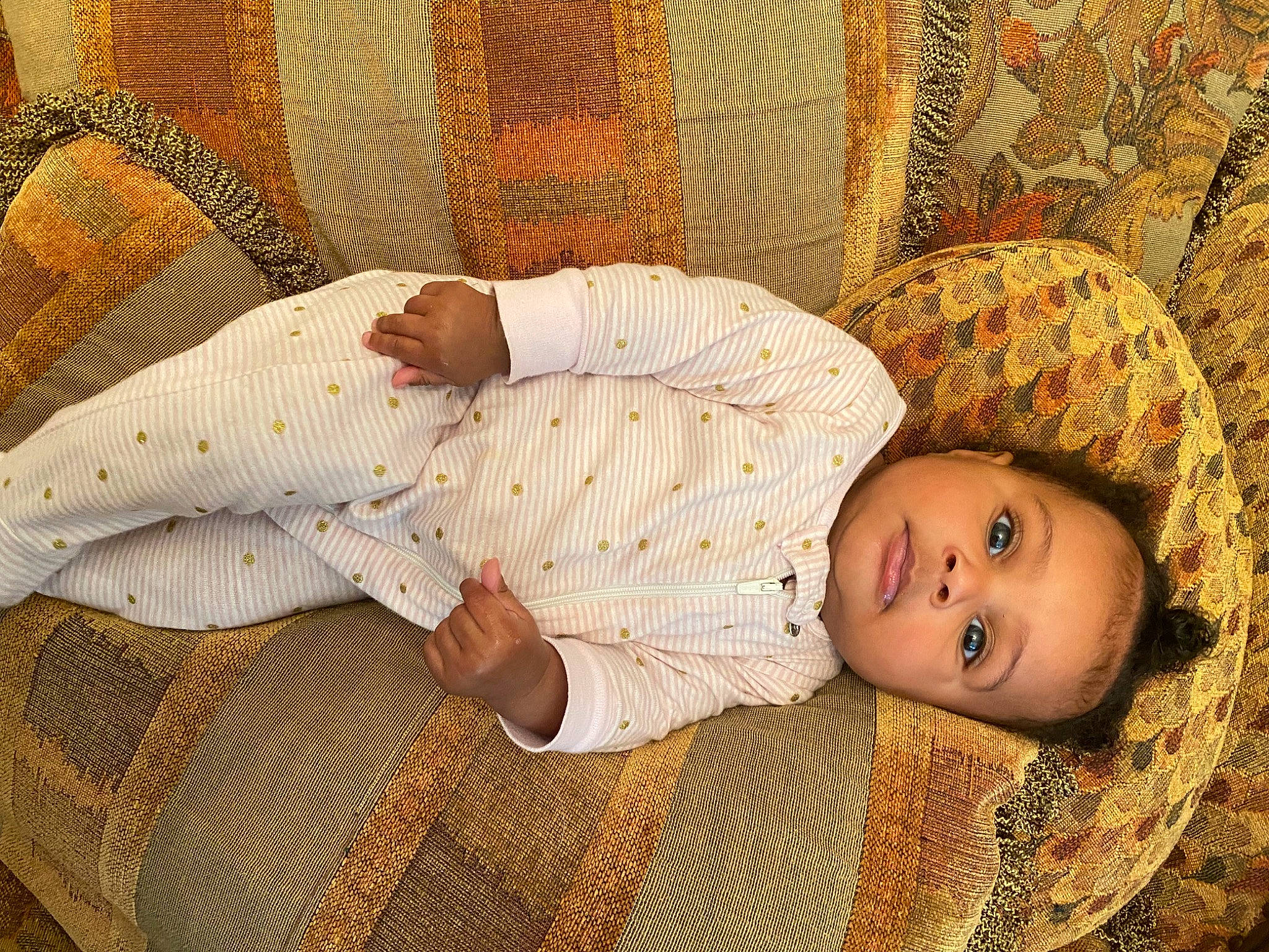 Caelia is registered to the contest to win money with this photo: baby, baby_sleeping, baby_toddler_clothing, child, comfort, flooring, hat, headgear, linens, mammal, pattern, person, room, skin, sleeve, textile, toddler, tree, vertebrate, wood