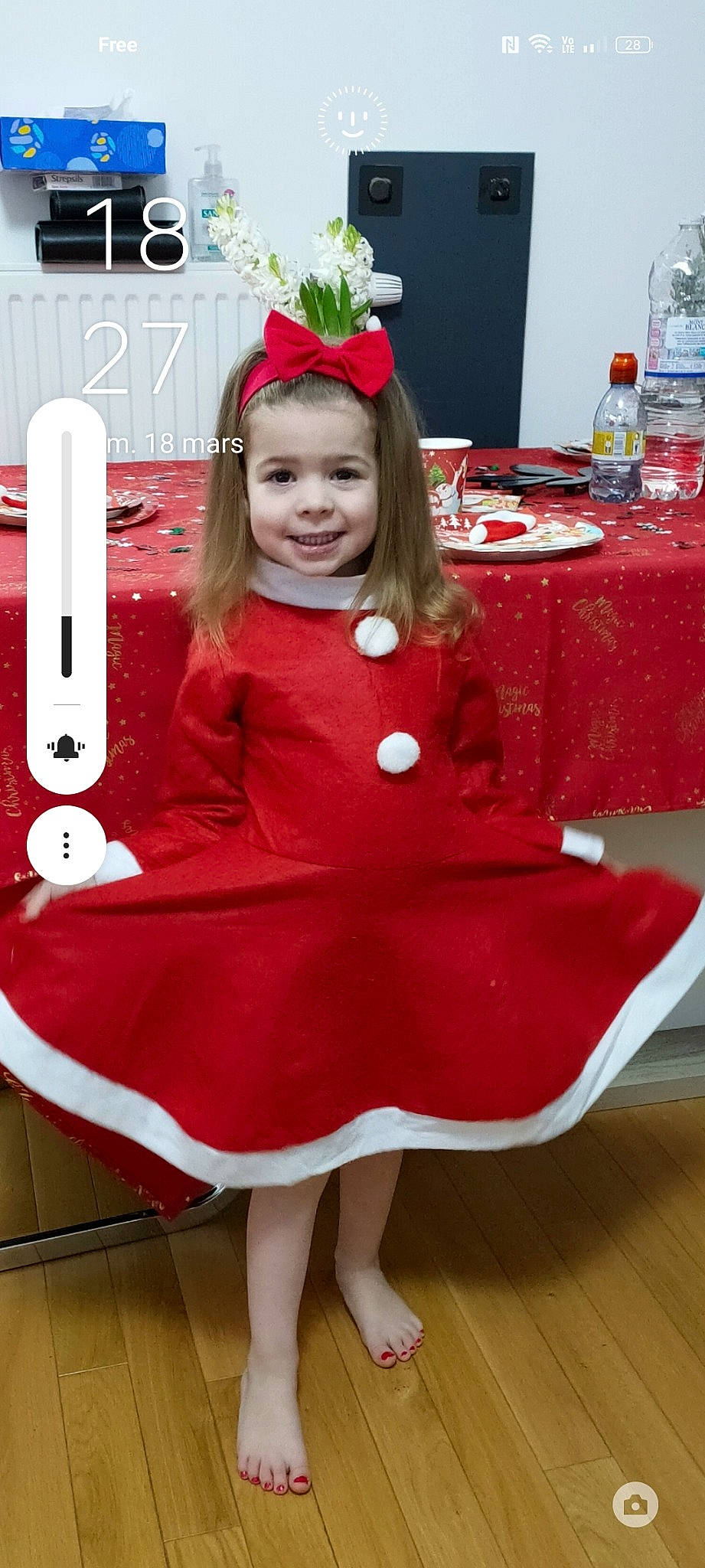 Joy a rejoint le concours — aidez-le/la à gagner de superbes lots ! baby_toddler_clothing, bottle, christmas, christmas_decoration, christmas_eve, christmas_ornament, dress, drinking_water, event, hair, happy, holiday, joy, pattern, person, pink, red, sleeve, smile, toddler