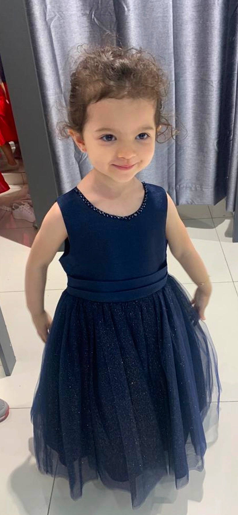 Jana a rejoint le concours — aidez-le/la à gagner de superbes lots ! arm, clothing, day_dress, dress, electric_blue, face, fashion, grey, hairstyle, head, joint, joy, neck, one_piece_garment, person, photograph, shoulder, sleeve, smile, standing