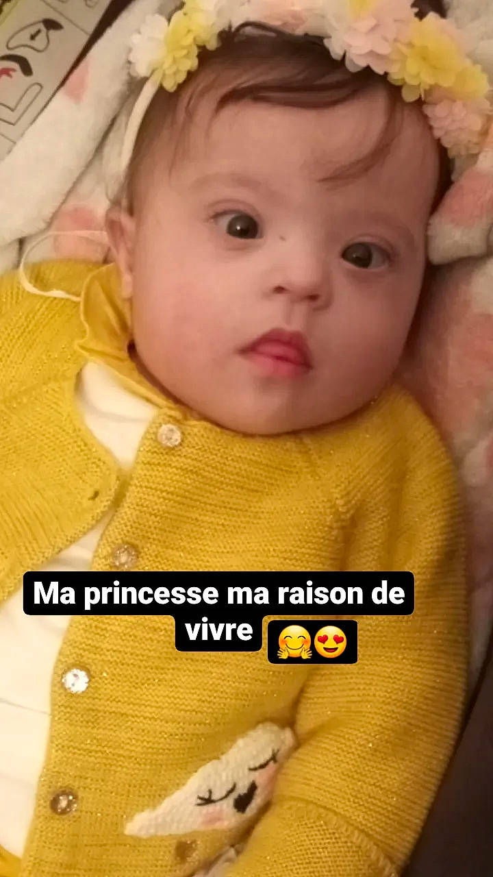 Jenna participe au concours pour gagner de l'argent avec cette photo : baby, baby_toddler_clothing, cheek, chin, eye, eyebrow, eyelash, face, forehead, hairstyle, head, lip, mouth, nose, organ, outerwear, person, photograph, product, skin