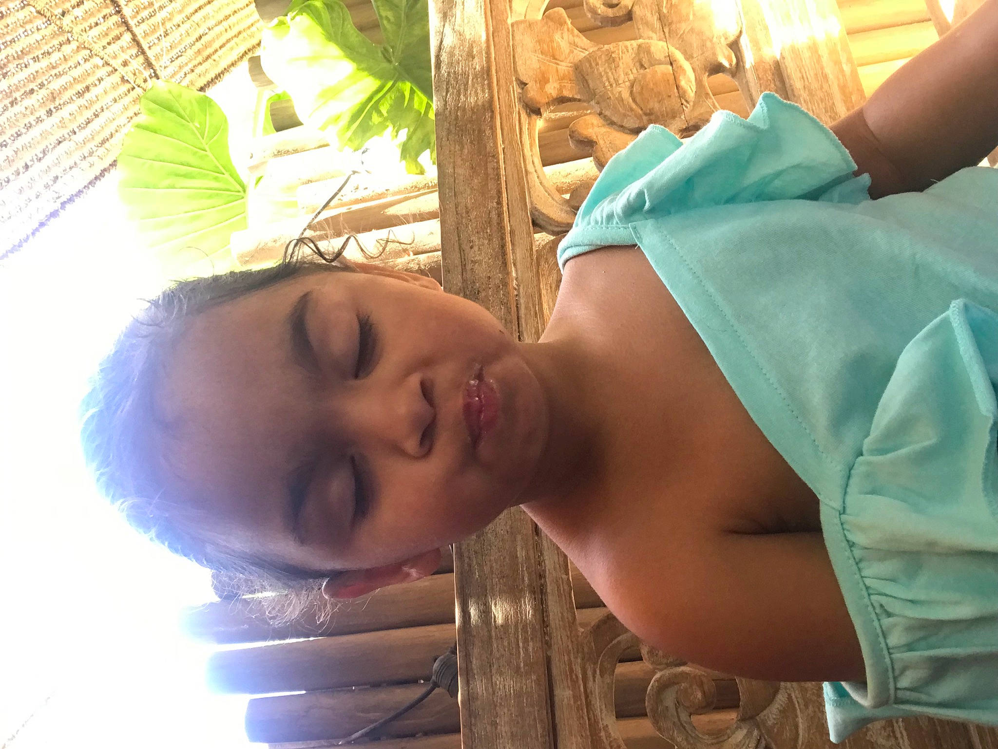 Emy participe au concours pour gagner de l'argent avec cette photo : child, comfort, eyelash, fun, grass, happy, leisure, nose, person, plant, skin, t_shirt, toddler, tree, vacation, wood