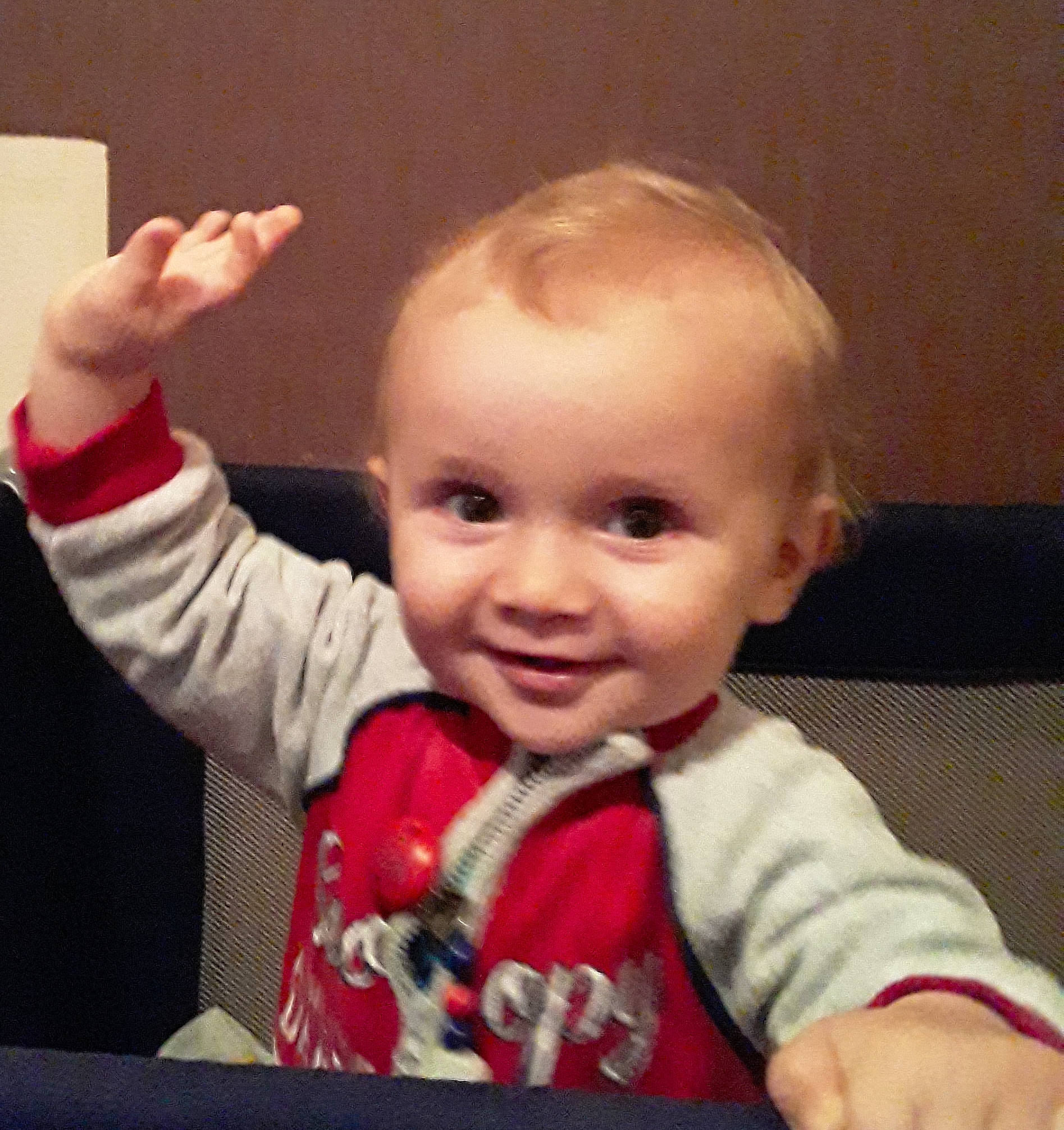 Adriano participe au concours pour gagner de l'argent avec cette photo : arm, baby, cheek, child, chin, ear, face, facial_expression, finger, forehead, gesture, head, joy, nose, person, skin, smile, thumb, toddler