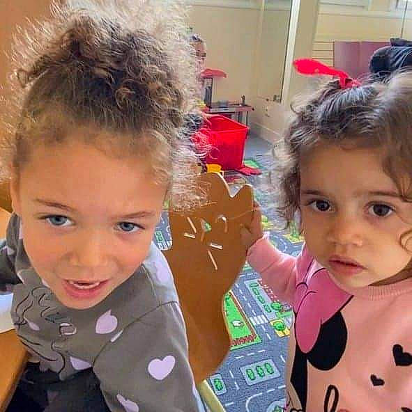 Mïa a rejoint le concours — aidez-le/la à gagner de superbes lots ! cheek, chin, ear, eyebrow, eyelash, forehead, hair, hairstyle, happy, head, human_body, lip, mouth, neck, nose, organ, outerwear, person, photograph, skin