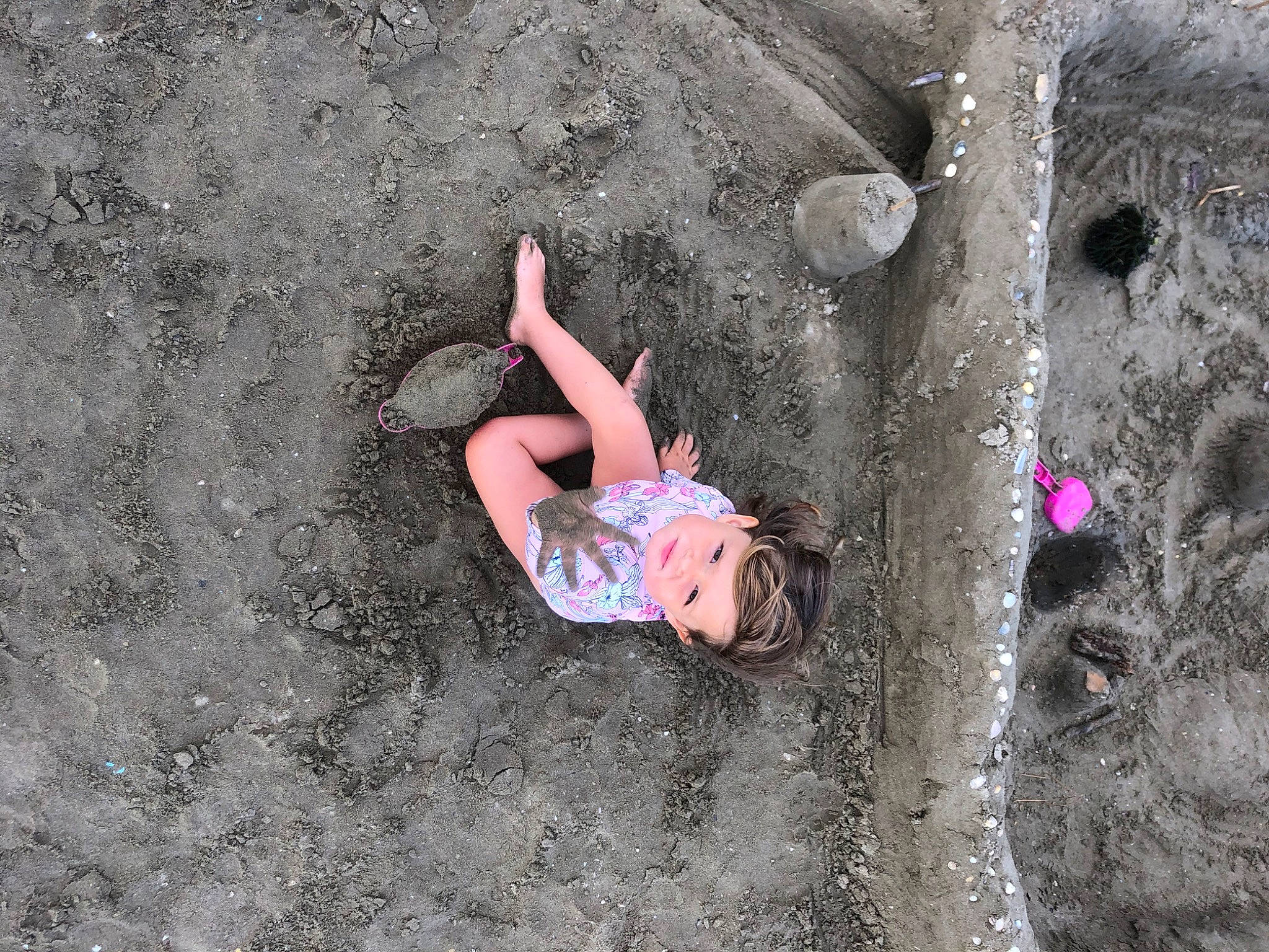 Romy a rejoint le concours — aidez-le/la à gagner de superbes lots ! adventure, climbing, climbing_hold, competition_event, concrete, fun, geology, grass, leisure, people_in_nature, person, play, playground, recreation, rock, rope, sand, soil, sport_climbing, sports