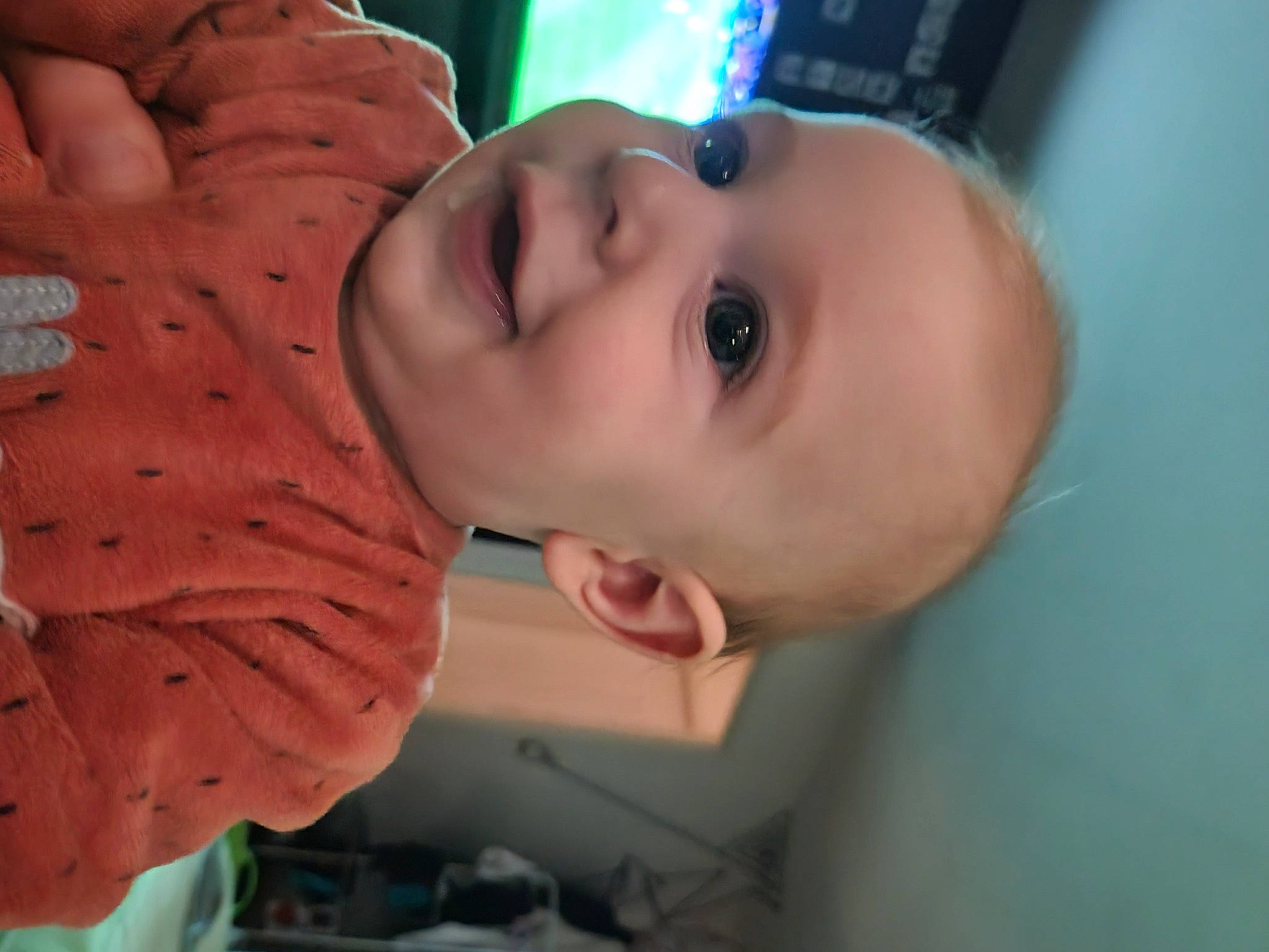 Roxan participe au concours pour gagner de l'argent avec cette photo : abdomen, baby, baby_toddler_clothing, cheek, chest, child, elbow, eyelash, fun, happy, human_body, iris, lip, mouth, nose, person, plant, portrait_photography, skin, smile