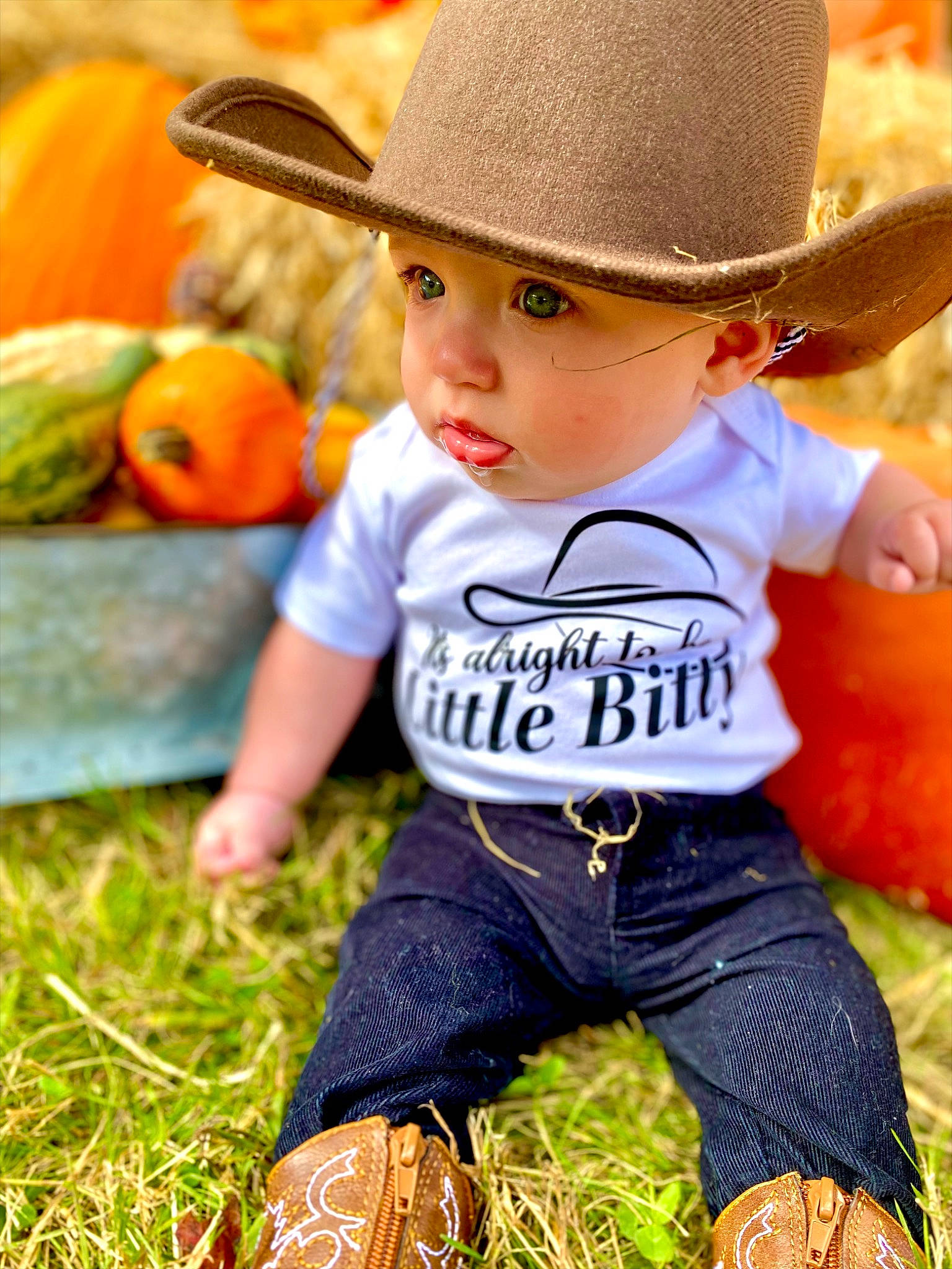 Cylus is registered to the contest to win money with this photo: baby_toddler_clothing, beauty, calabaza, child, fun, grass, green, happy, hat, headgear, headwear, light, natural_foods, orange, people, people_in_nature, person, photograph, pumpkin, sun_hat