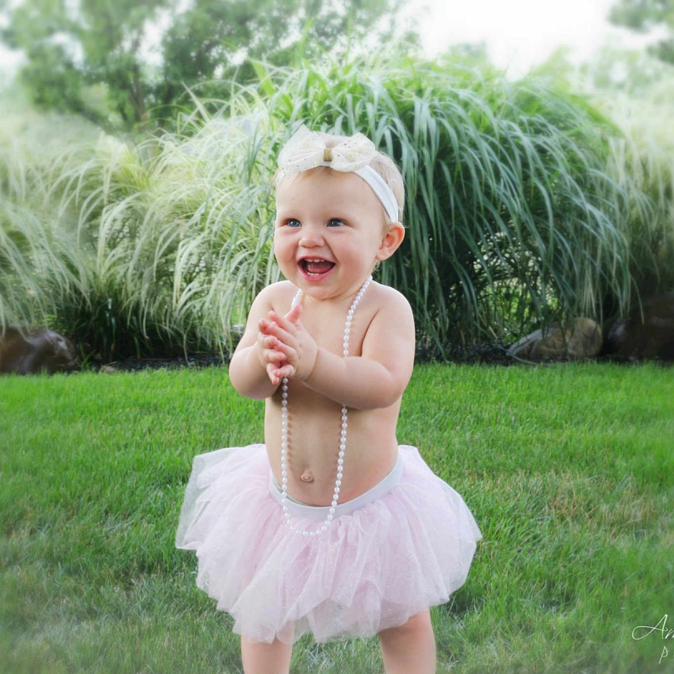 Harper Grace joined the competition — help win amazing prizes! child, facial_expression, fun, girl, grass, happiness, infant, joy, meadow, person, photo_shoot, photograph, photography, plant, portrait_photography, skin, smile, summer, toddler, vacation