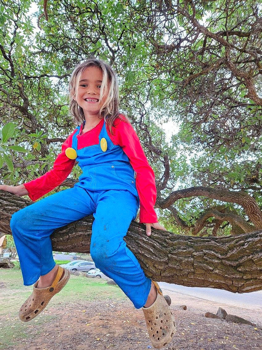 Amethyst is registered to the contest to win money with this photo: electric_blue, fun, happy, human_leg, joy, knee, leg, leisure, outerwear, people_in_nature, person, recreation, shoe, smile, sneakers, sportswear, thigh, toddler, tree, trunk