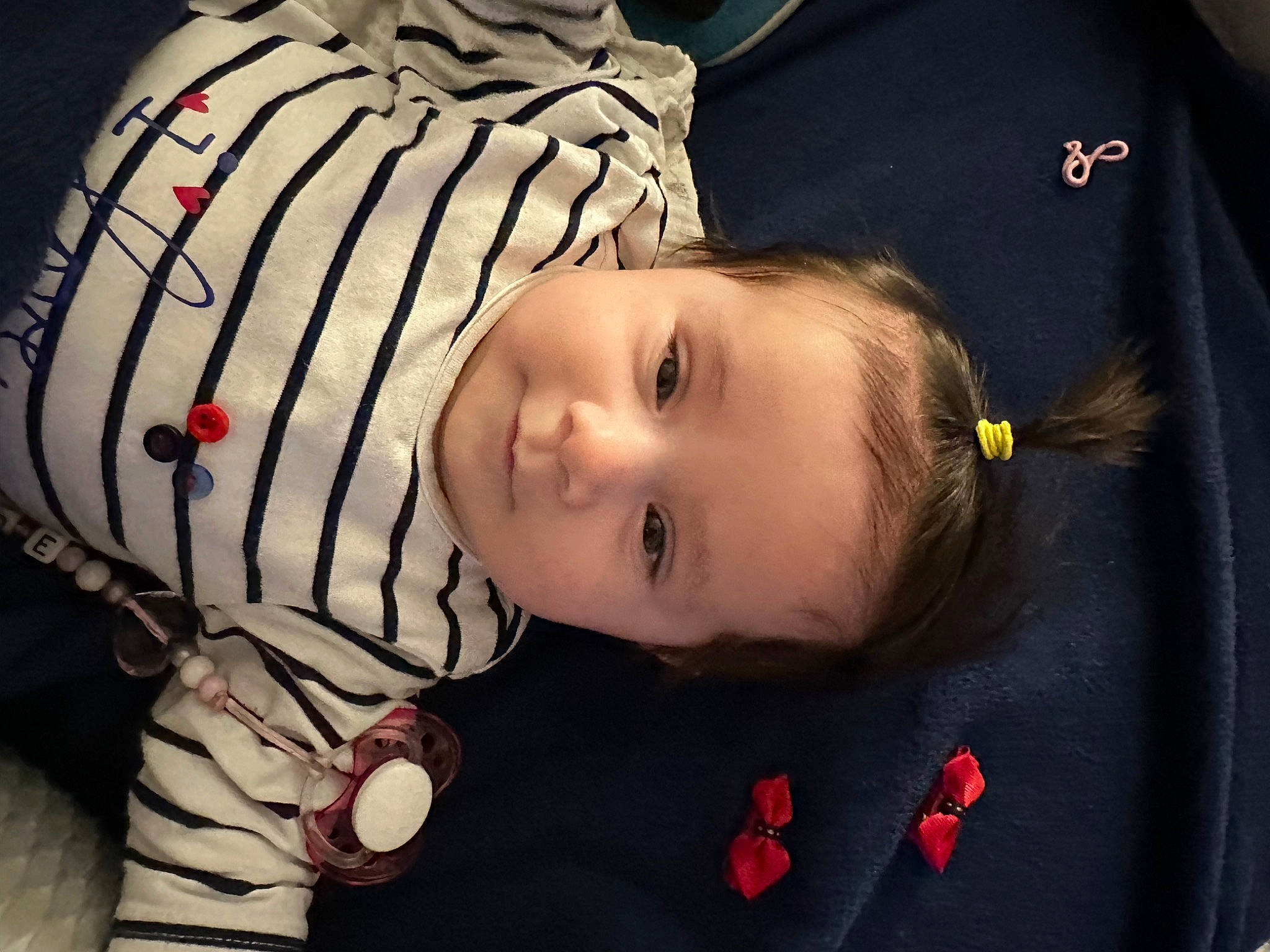 Ava participe au concours pour gagner de l'argent avec cette photo : cheek, child, comfort, eye, face, flash_photography, fun, happy, head, human_body, iris, mouth, nose, person, red, skin, sleeve, smile, textile, toddler