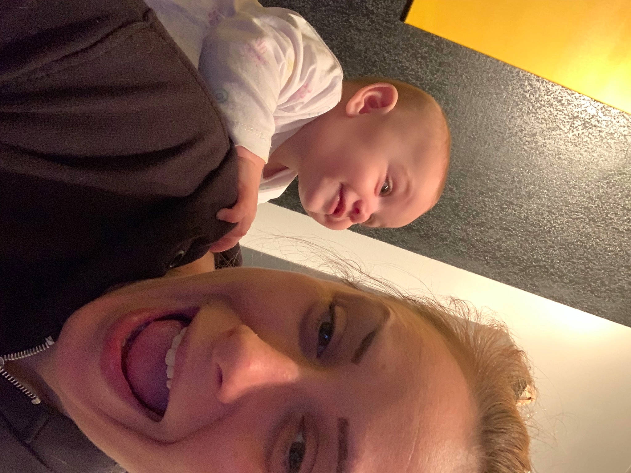 Erine participe au concours pour gagner de l'argent avec cette photo : cheek, chin, ear, eye, eyebrow, eyelash, facial_expression, flash_photography, forehead, happy, human, human_body, jaw, lip, mouth, neck, nose, organ, person, skin