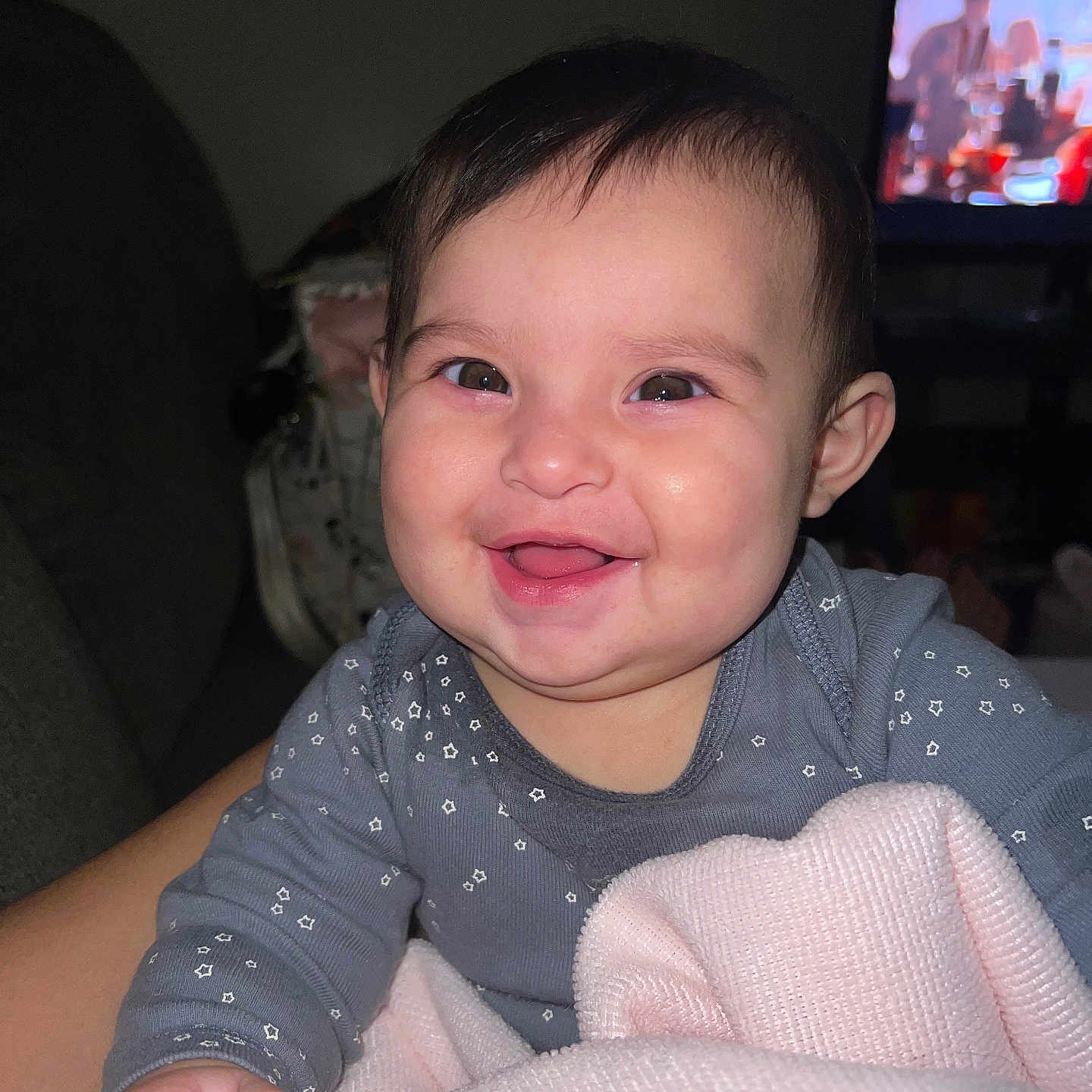 Jade is registered to the contest to win money with this photo: baby, babylaughing, bodypart, computerhardware, couch, electronics, face, finger, furniture, hand, happy, hardware, head, monitor, person, photography, portrait, screen, smile, tv