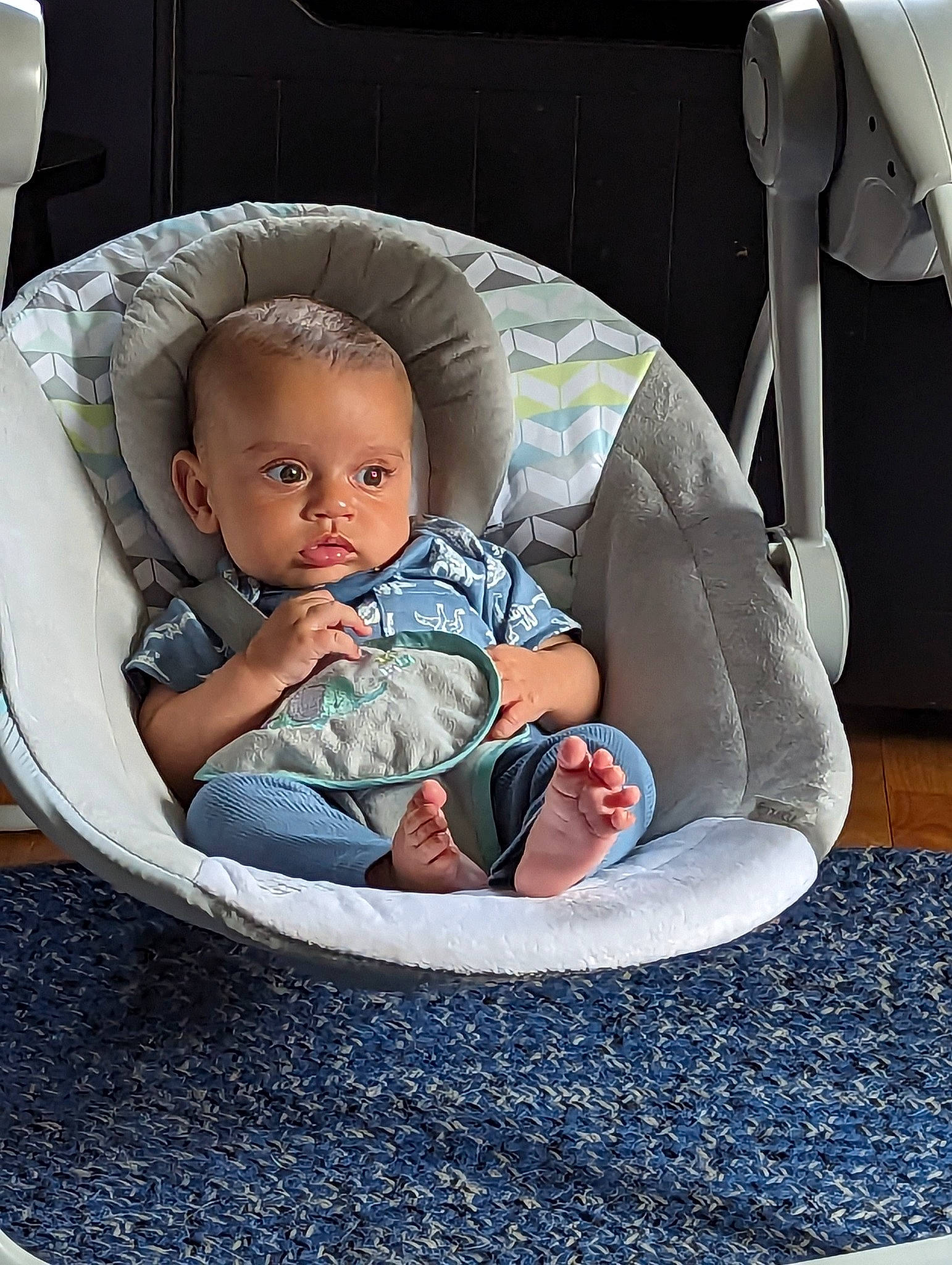 Kellen is registered to the contest to win money with this photo: auto_part, automotive_design, baby, baby_carriage, baby_in_car_seat, baby_products, baby_safety, baby_toddler_clothing, car_seat, chair, child, circle, comfort, family_car, flooring, luxury_vehicle, person, room, sitting, toddler