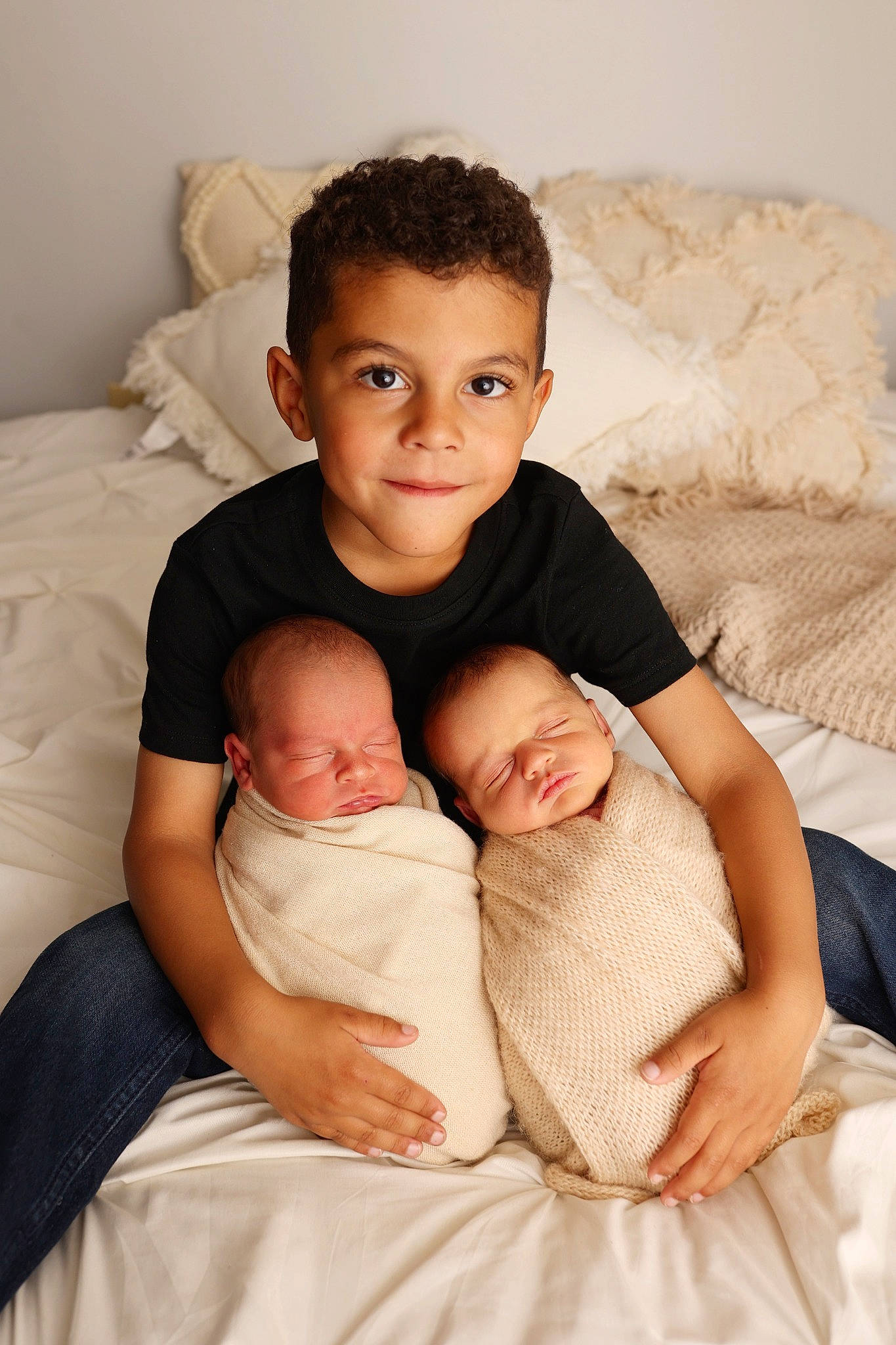 Declan is registered to the contest to win money with this photo: abdomen, baby, cheek, chin, comfort, couch, elbow, face, finger, flash_photography, gesture, hand, happy, joy, leg, muscle, neck, person, shoulder, skin