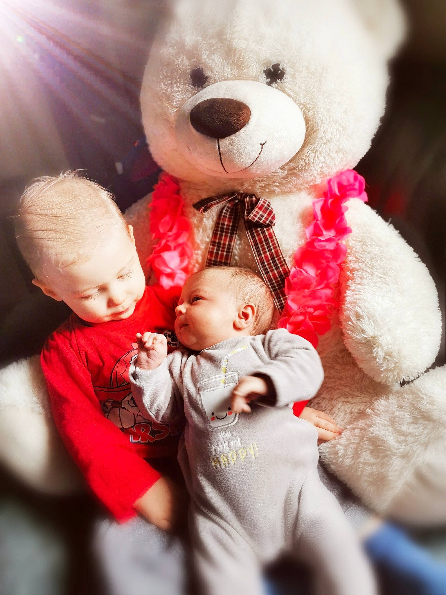Eléna a rejoint le concours — aidez-le/la à gagner de superbes lots ! baby, child, happy, love, person, photograph, pink, red, smile, stuffed_toy, teddy_bear, toddler, toy
