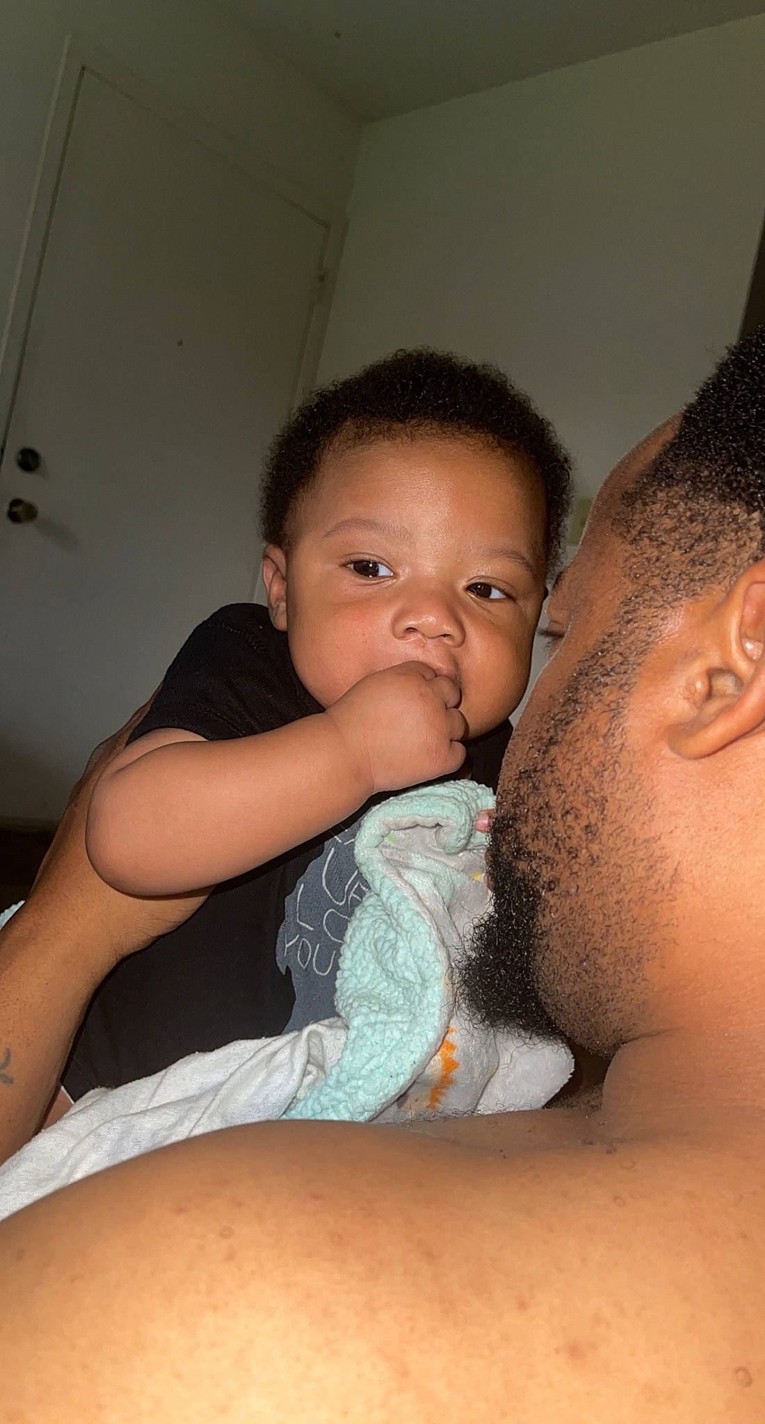 Kairo is registered to the contest to win money with this photo: arm, cheek, chin, comfort, eye, eyebrow, face, hair, hairstyle, hand, head, human_body, joint, leg, lip, mouth, neck, nose, person, shoulder