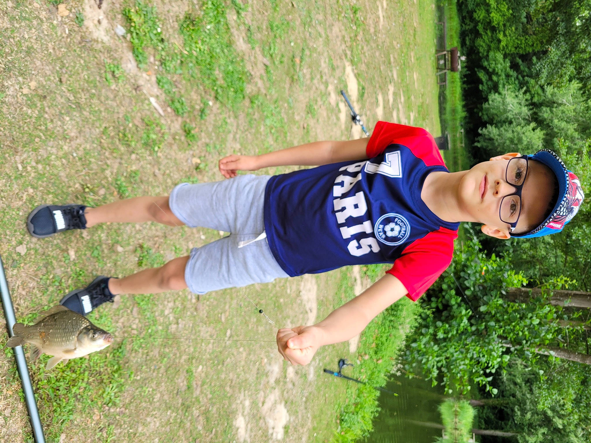 Cosmin Lucian a rejoint le concours — aidez-le/la à gagner de superbes lots ! adventure, fun, grass, happy, headwear, human_leg, knee, leisure, outdoor_recreation, outdoor_shoe, people_in_nature, person, plant, recreation, shorts, soil, sports, sports_uniform, sportswear, t_shirt