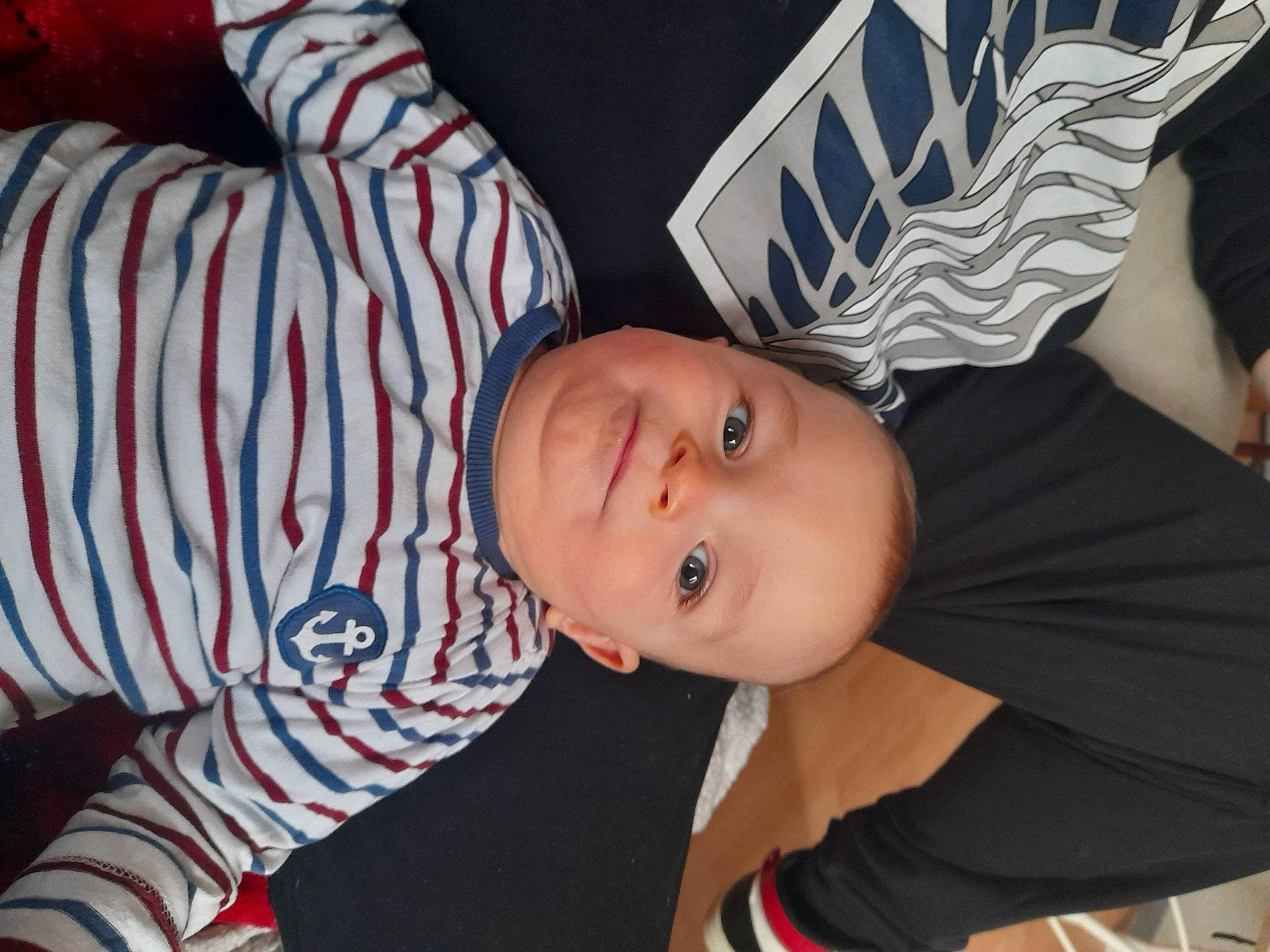 Thyago participe au concours pour gagner de l'argent avec cette photo : baby, baby_toddler_clothing, cheek, child, comfort, event, fun, happy, hat, head, joy, mammal, organ, pattern, people, person, room, sitting, sleeve, toddler