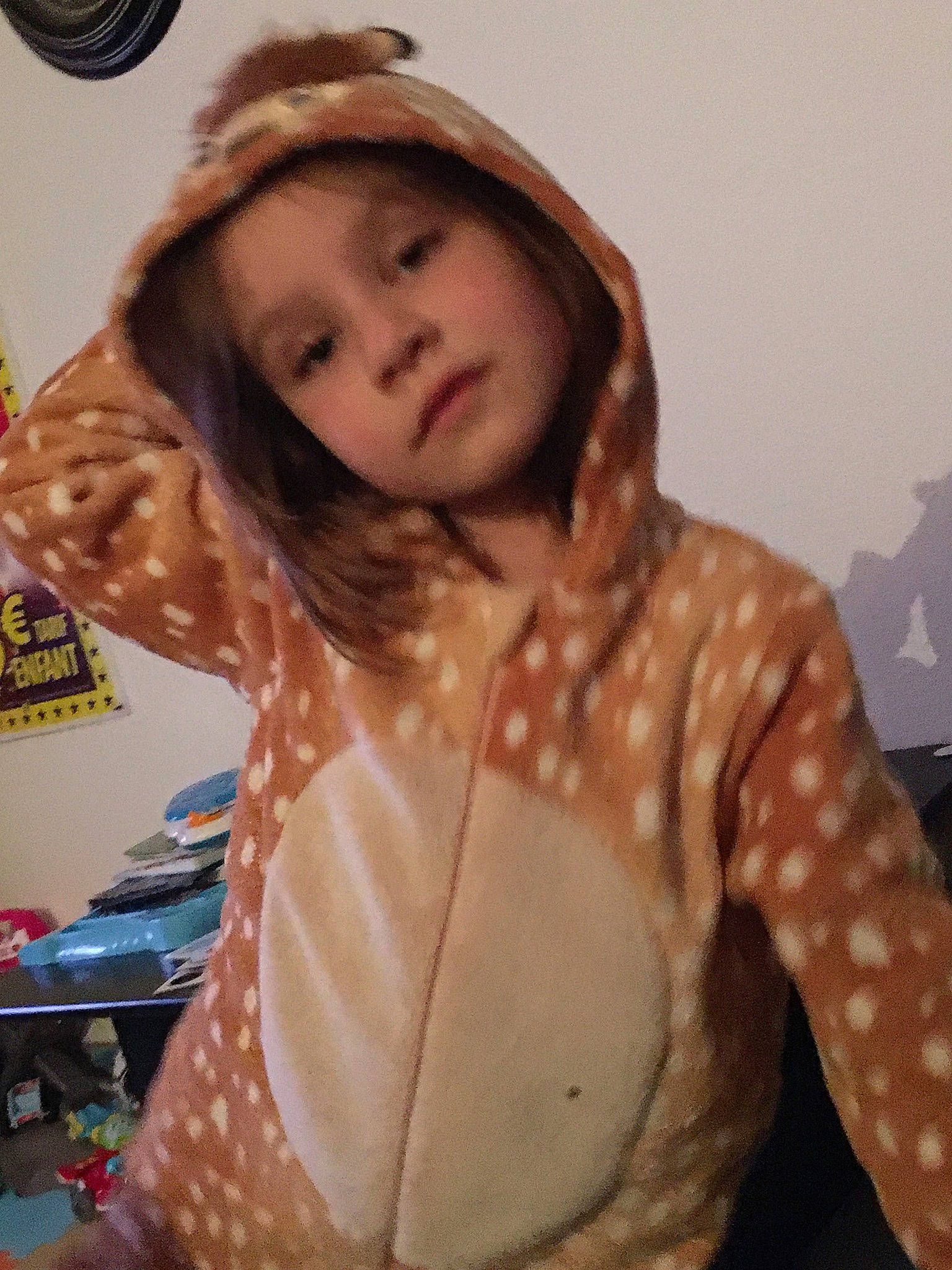 Salomé participe au concours pour gagner de l'argent avec cette photo : abdomen, chest, flesh, fur, hood, person, polka_dot, stomach