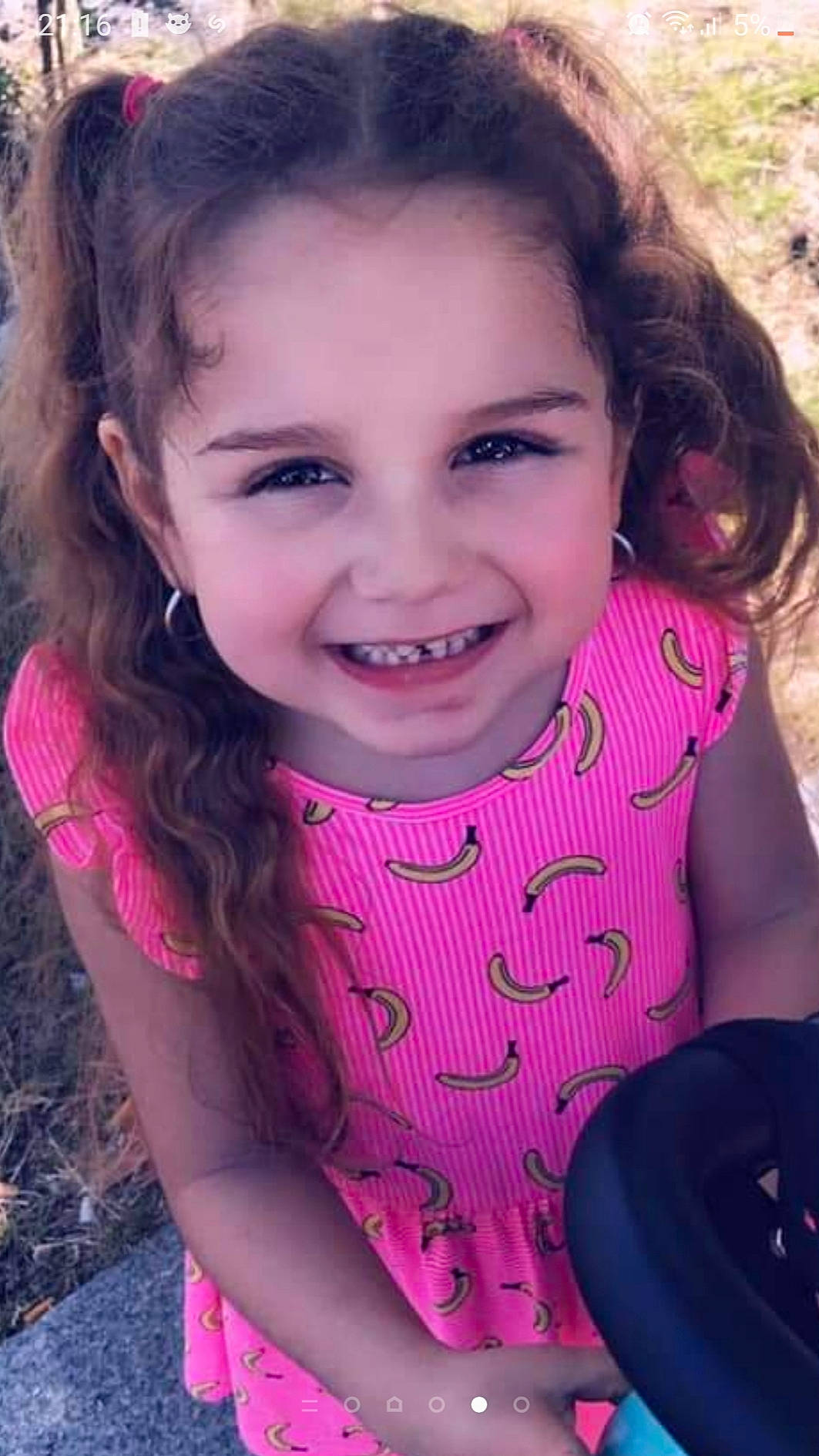 Jade participe au concours pour gagner de l'argent avec cette photo : beauty, cheek, child, child_model, eyebrow, face, facial_expression, forehead, hair, hairstyle, happy, head, joy, lip, long_hair, nose, person, pink, skin, smile