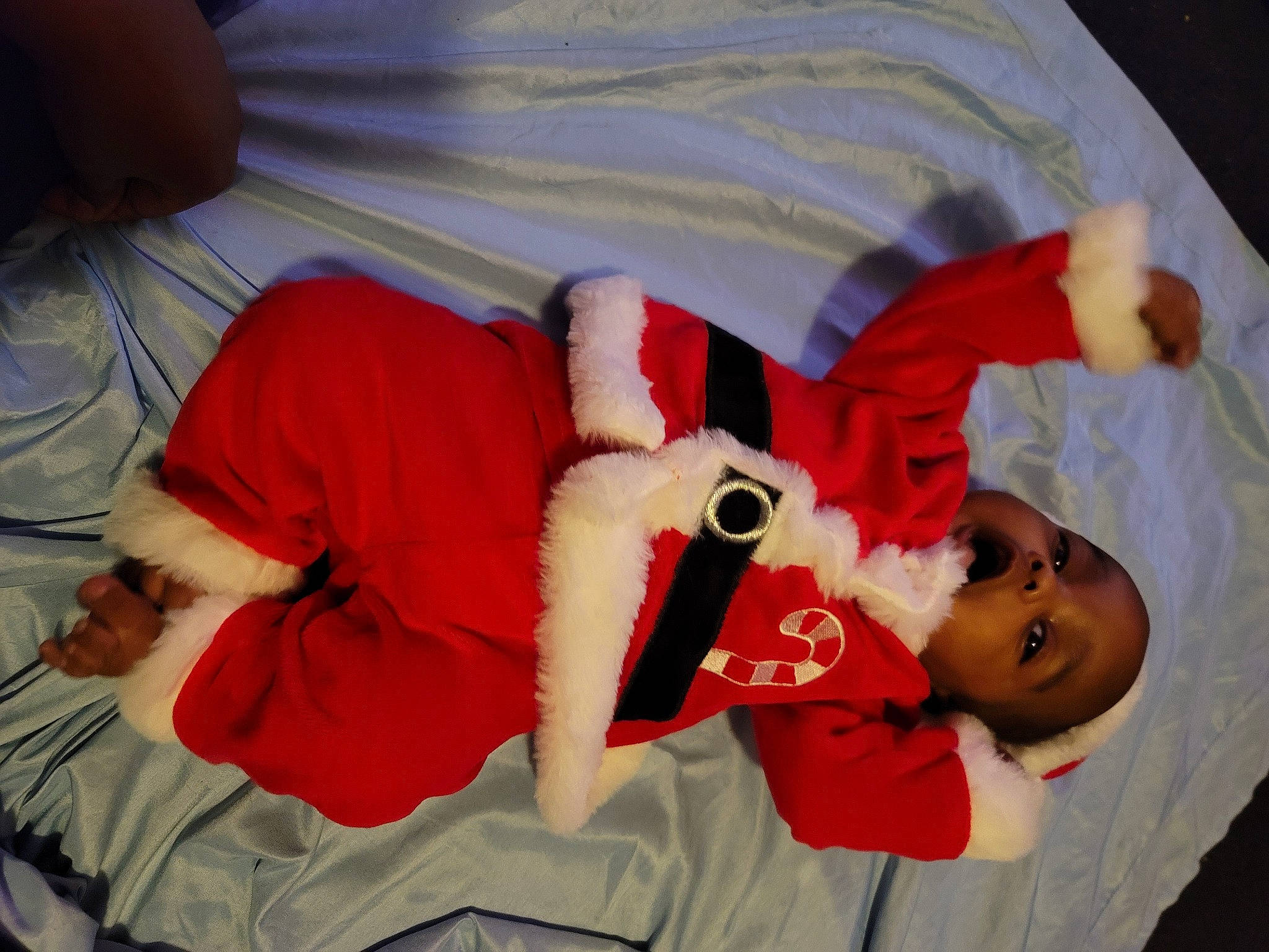 Zyhaire is registered to the contest to win money with this photo: baby, baby_products, baby_toddler_clothing, bedtime, carmine, child, comfort, elbow, event, finger, fun, gesture, happy, head, lap, linens, nail, person, room, toddler